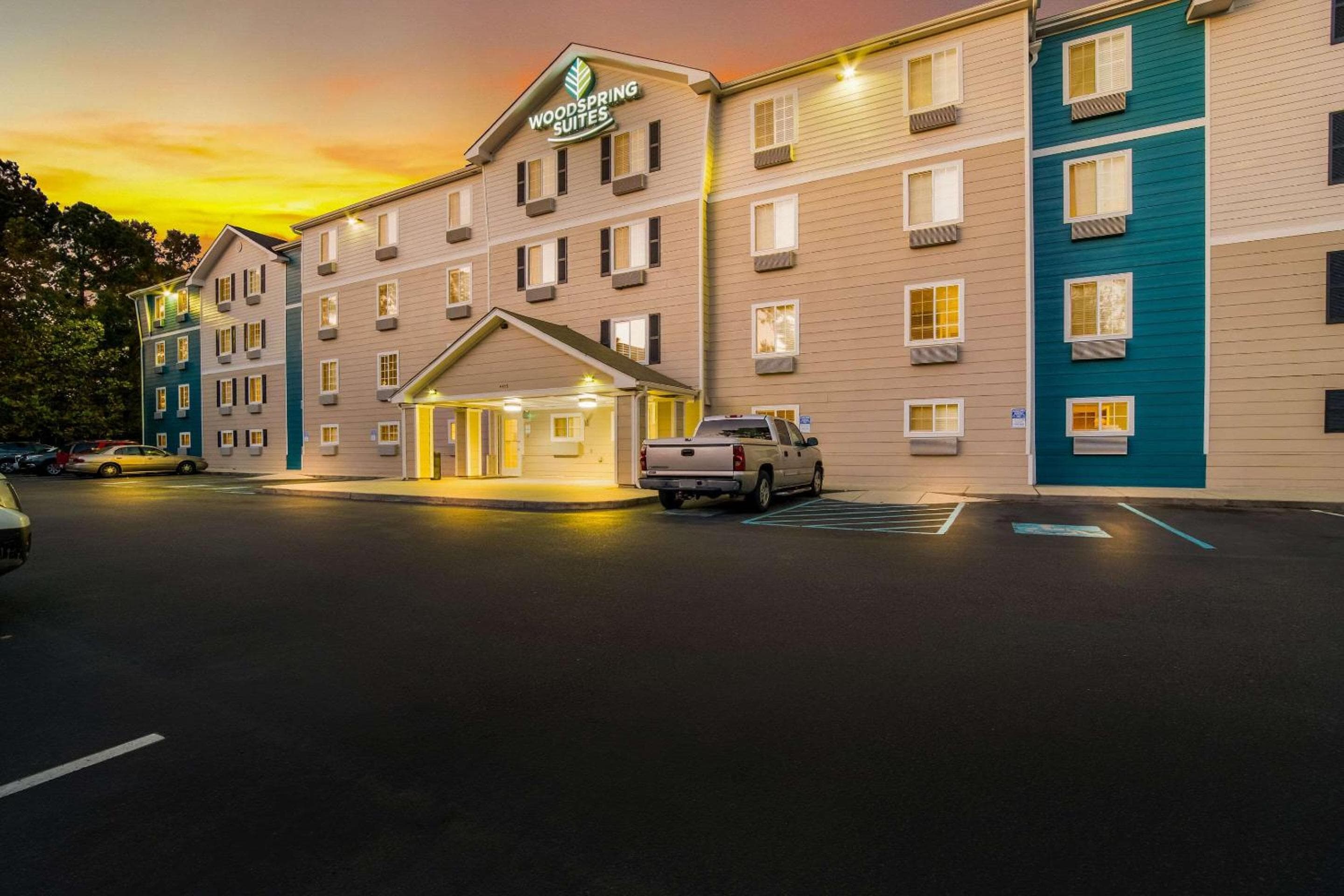 WoodSpring Suites | North Charleston Airport I-526