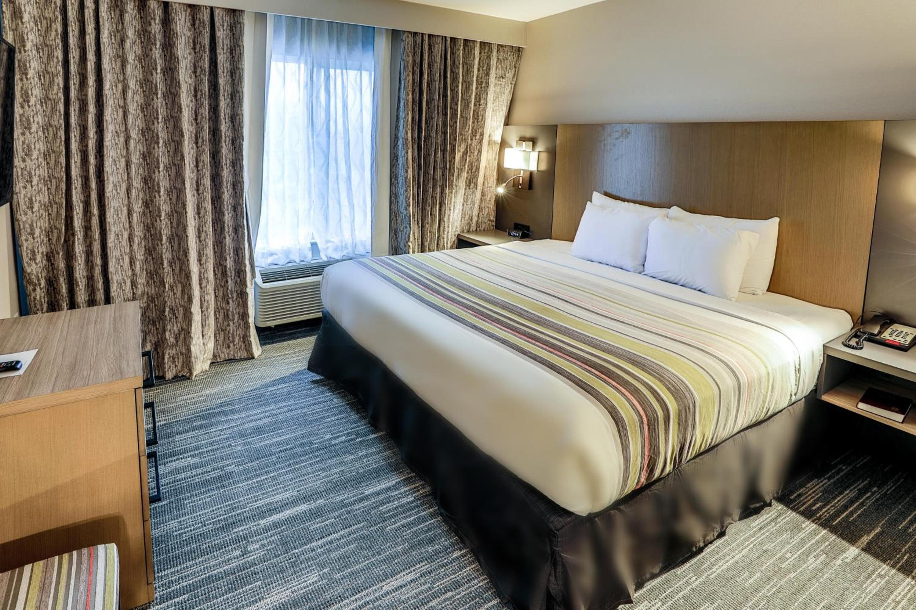 Country Inn & Suites by Radisson Nashville Airport TN