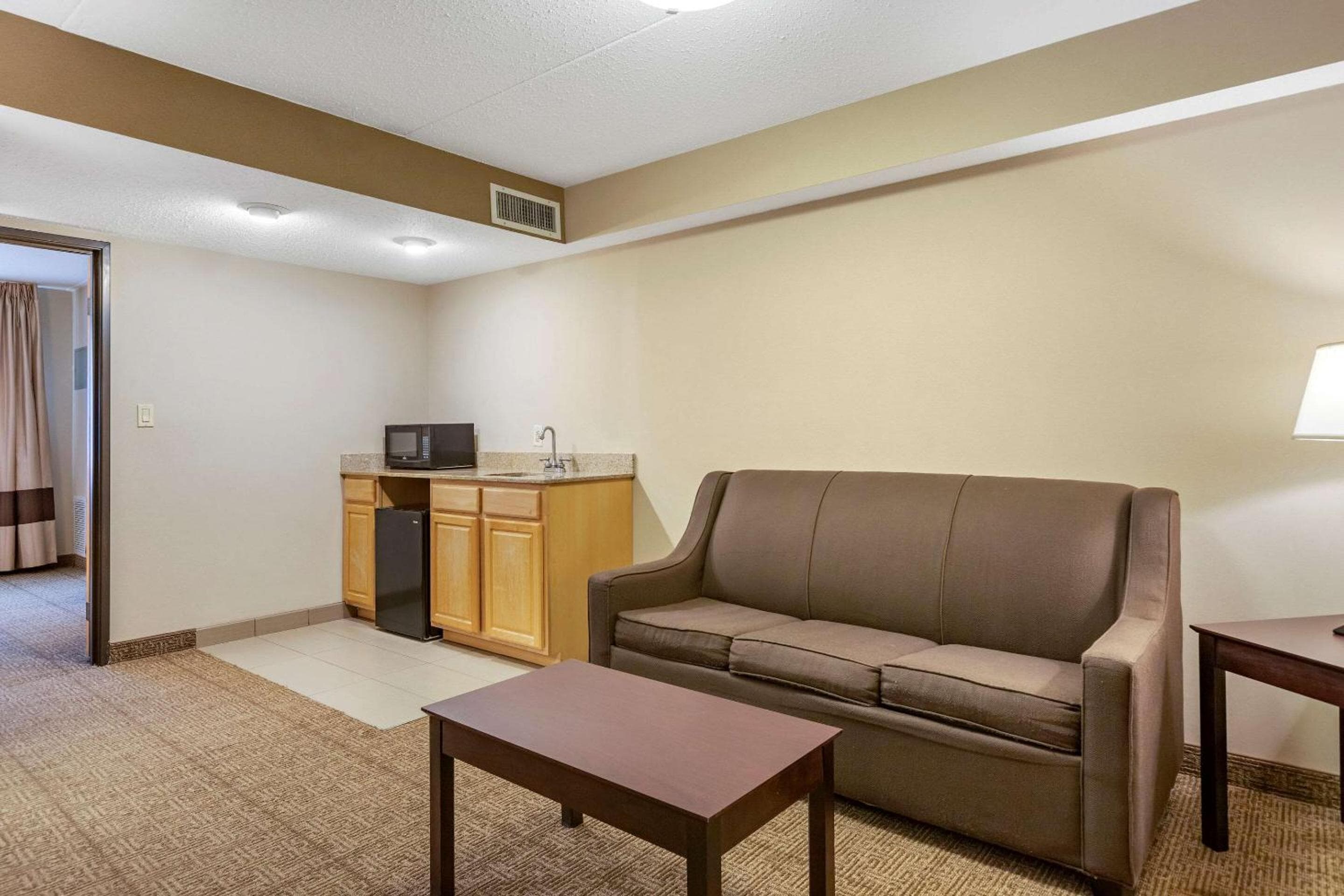 Comfort Inn Lansing West