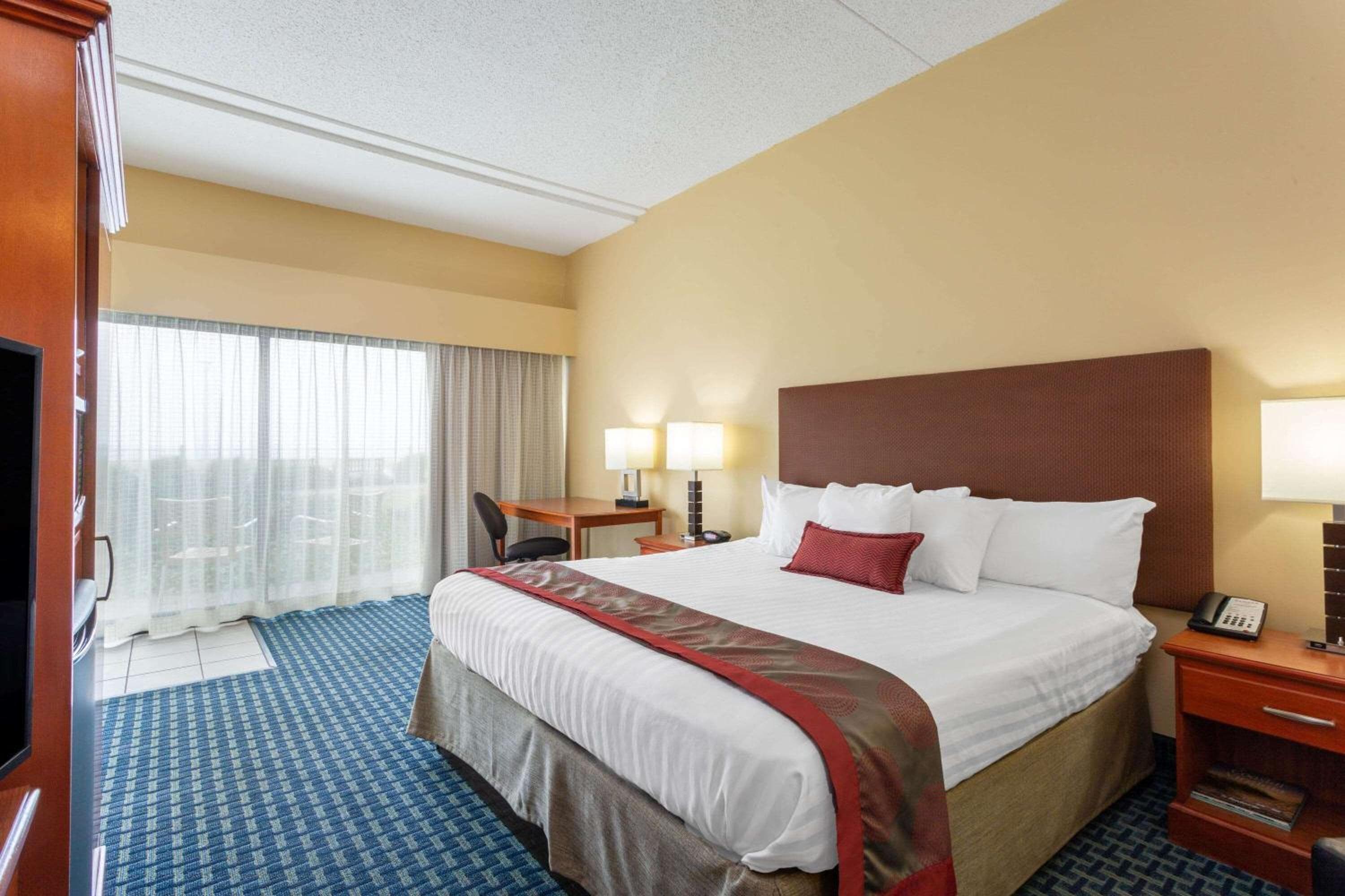 Ramada Plaza by Wyndham Virginia Beach Oceanfront