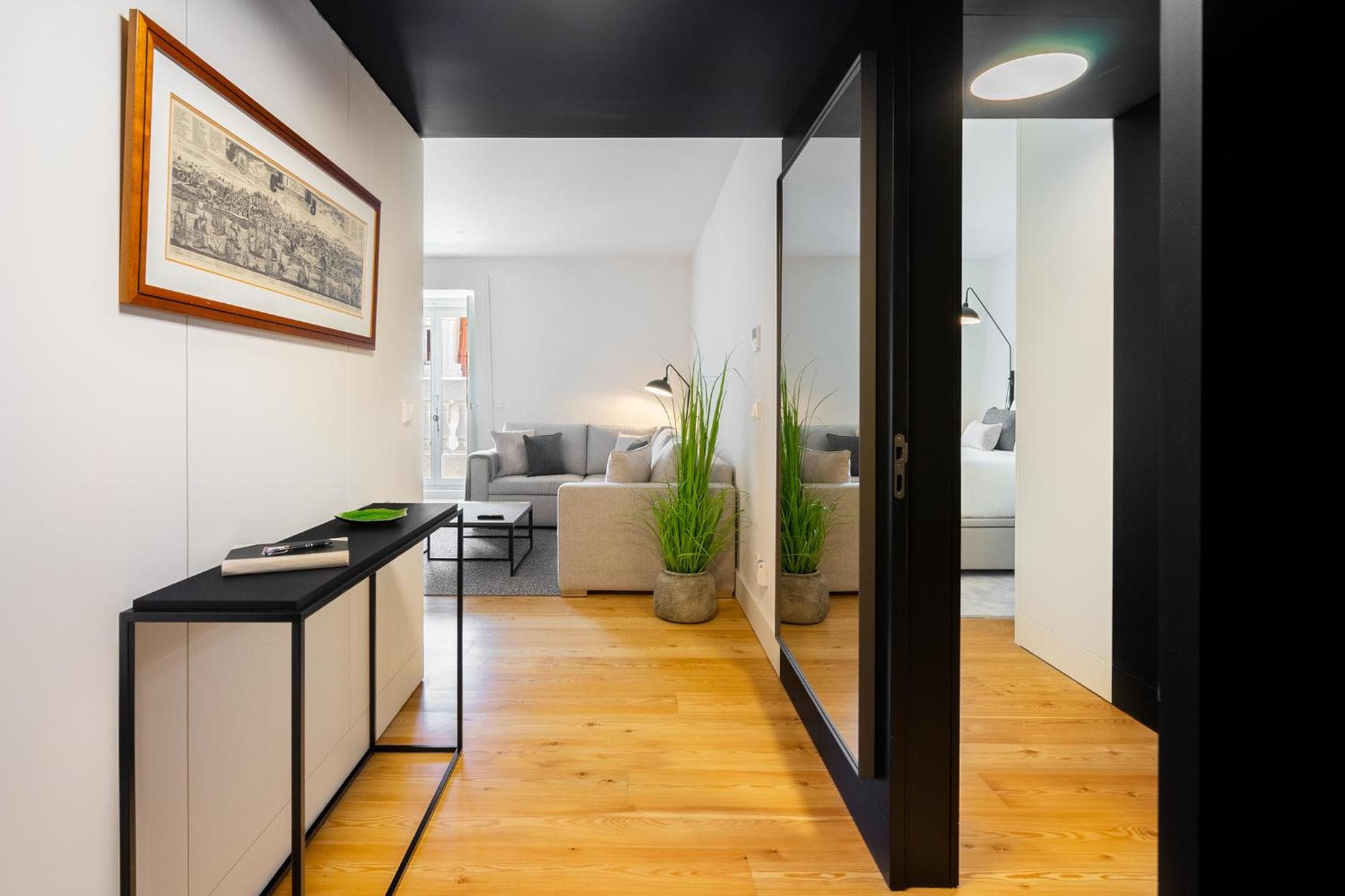 WHome | Prime Location Luxury Apartment