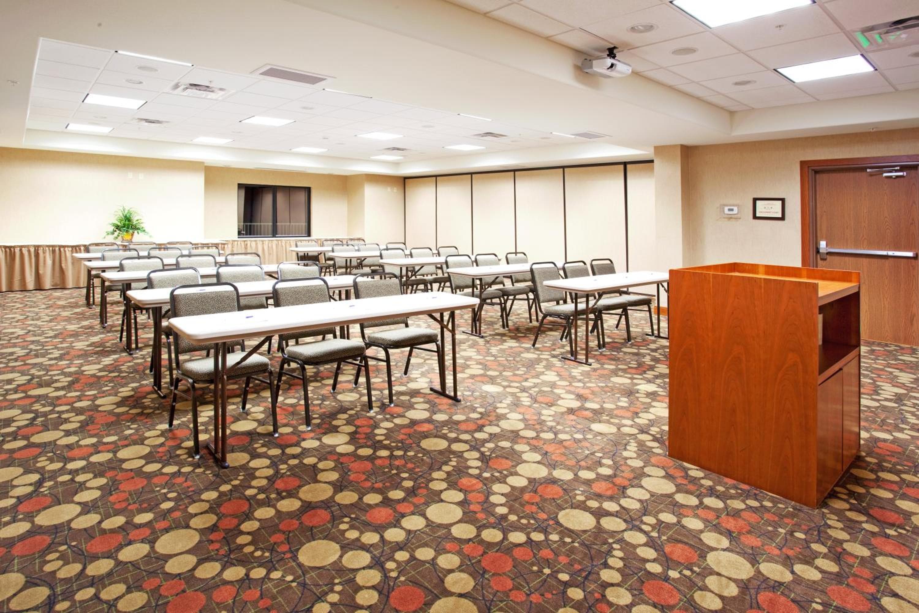 Holiday Inn Express and Suites Los Alamos Entrada Park by IHG