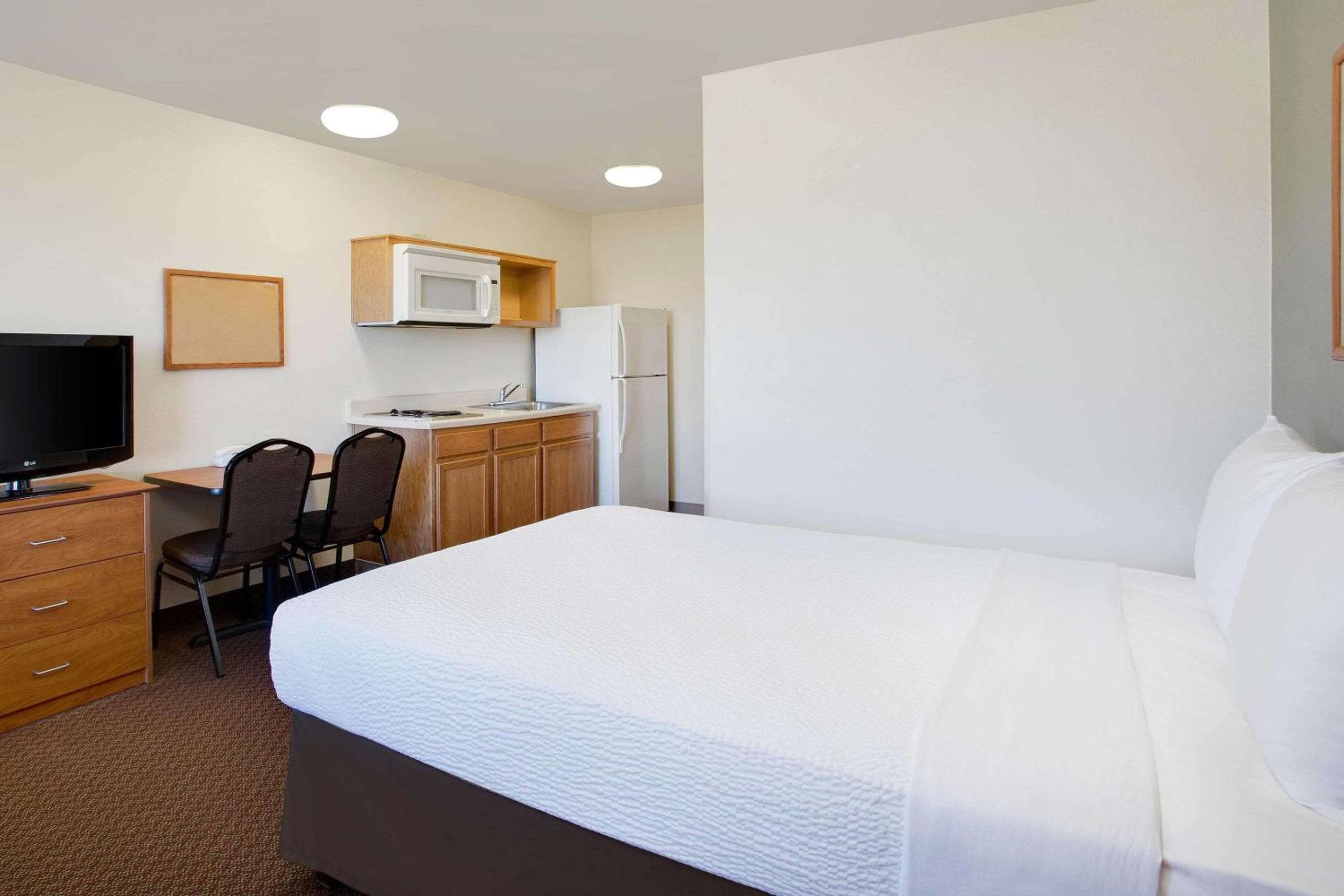 WoodSpring Suites Colonial Heights Fort Lee