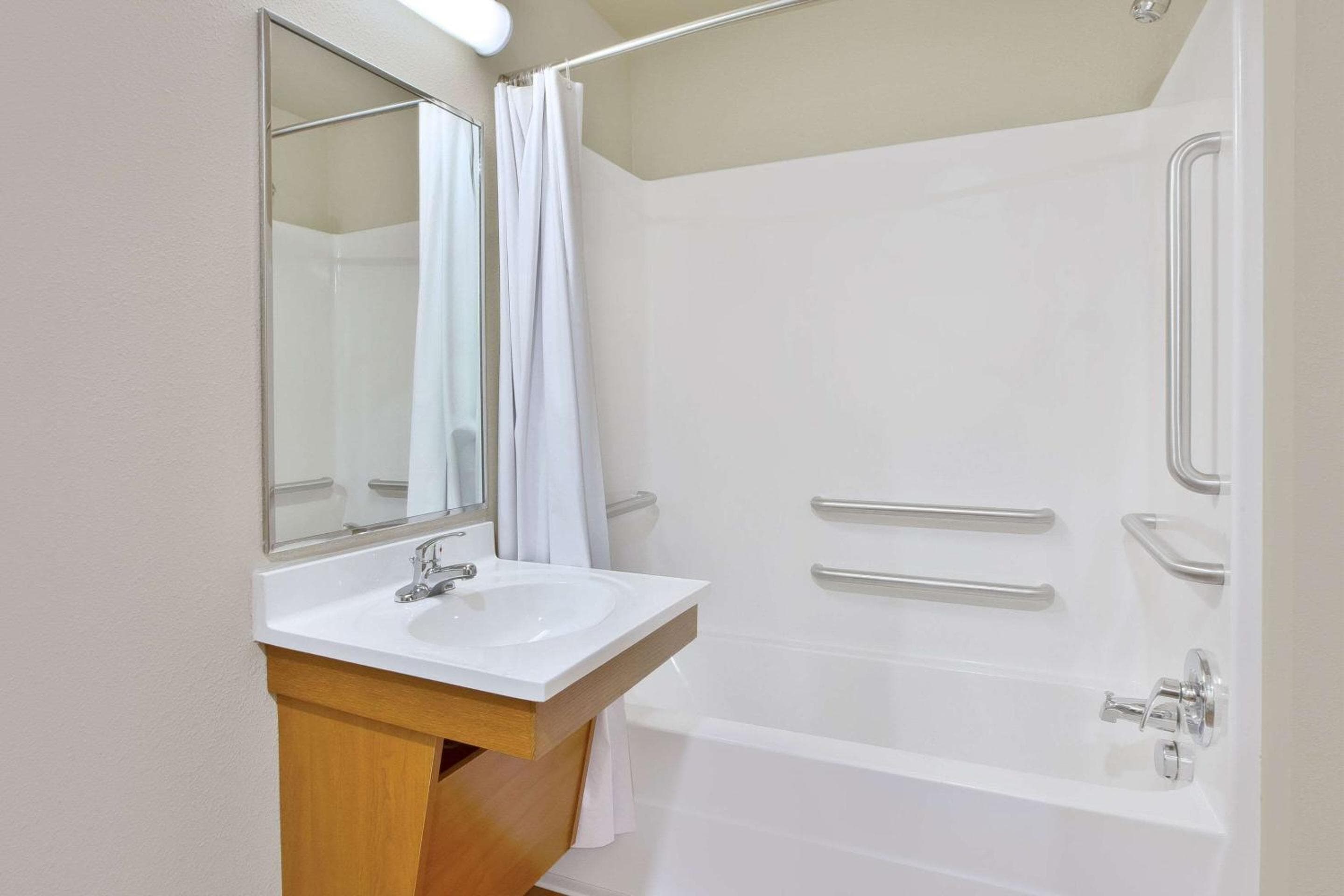WoodSpring Suites Colonial Heights Fort Lee
