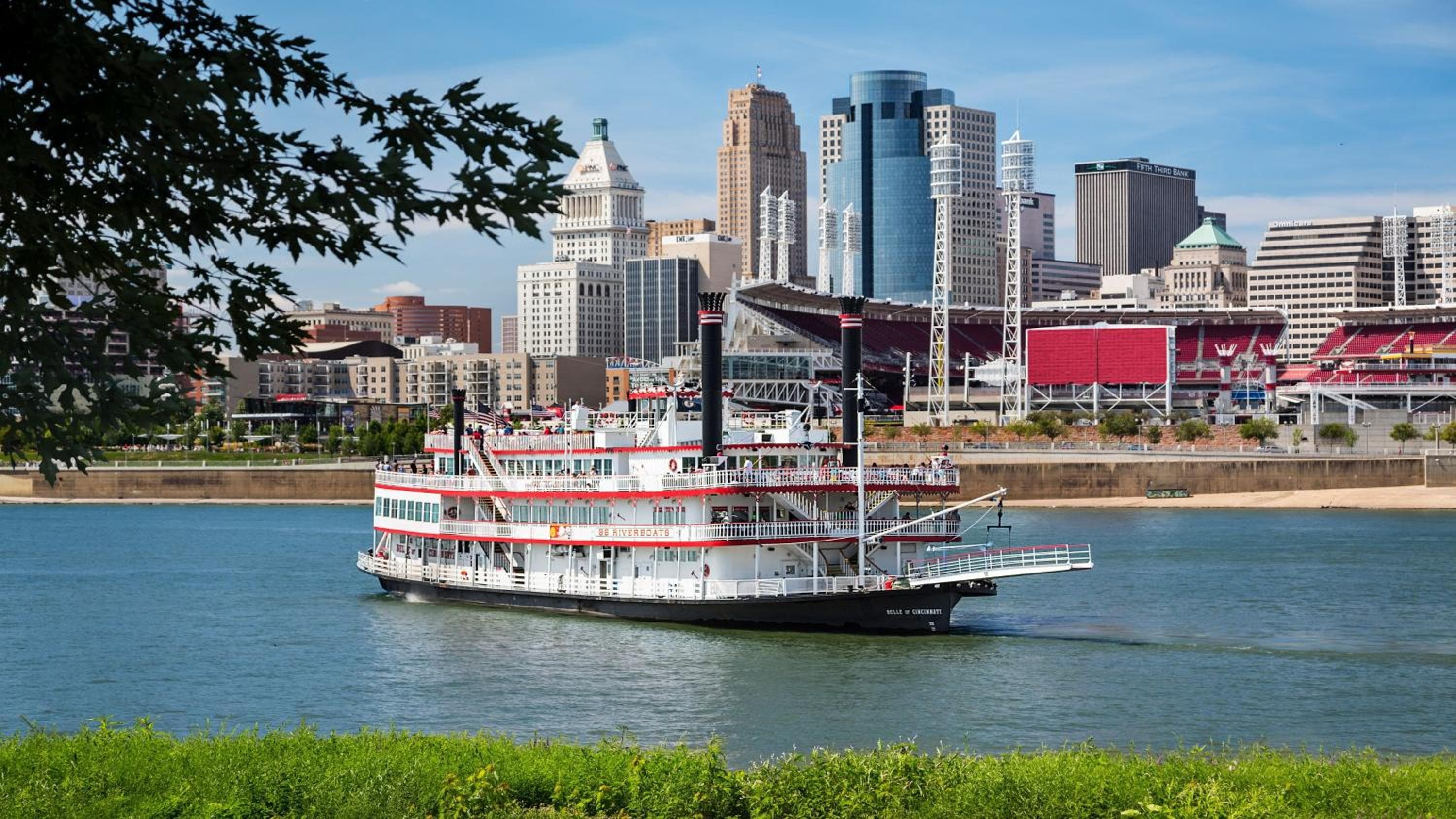 Holiday Inn Cincinnati-Riverfront by IHG