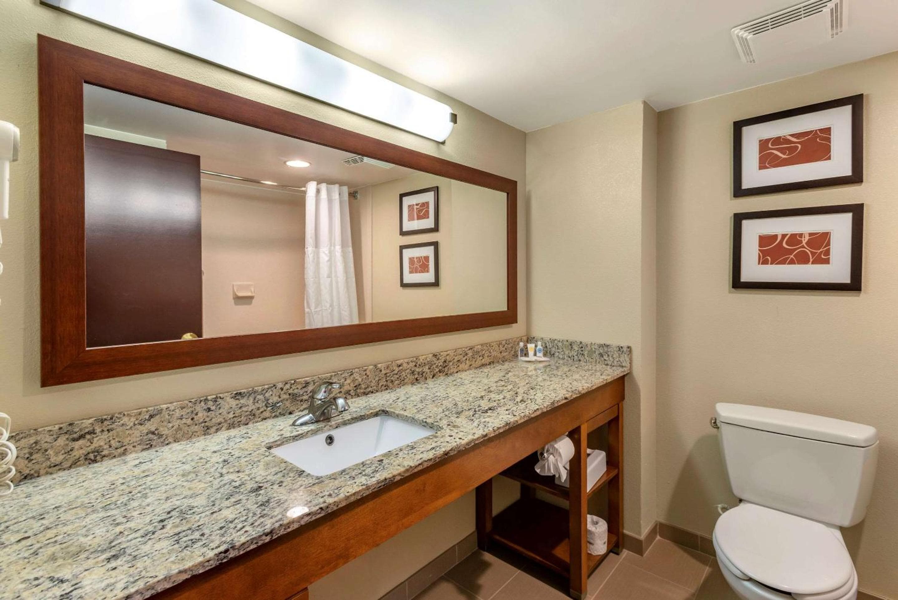 Comfort Suites Newark - Harrison
