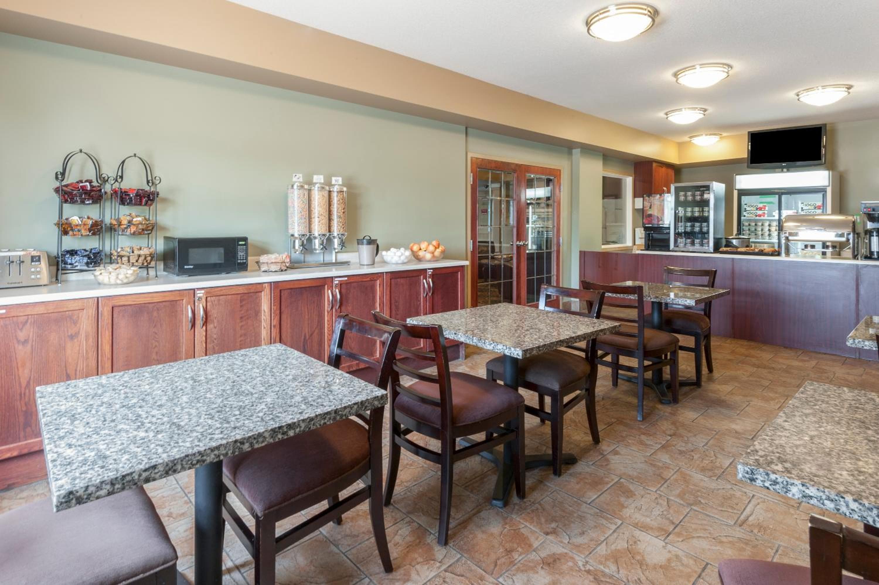 Super 8 by Wyndham Fort Saskatchewan