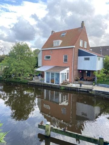 Tinyhouse Woody at the Water