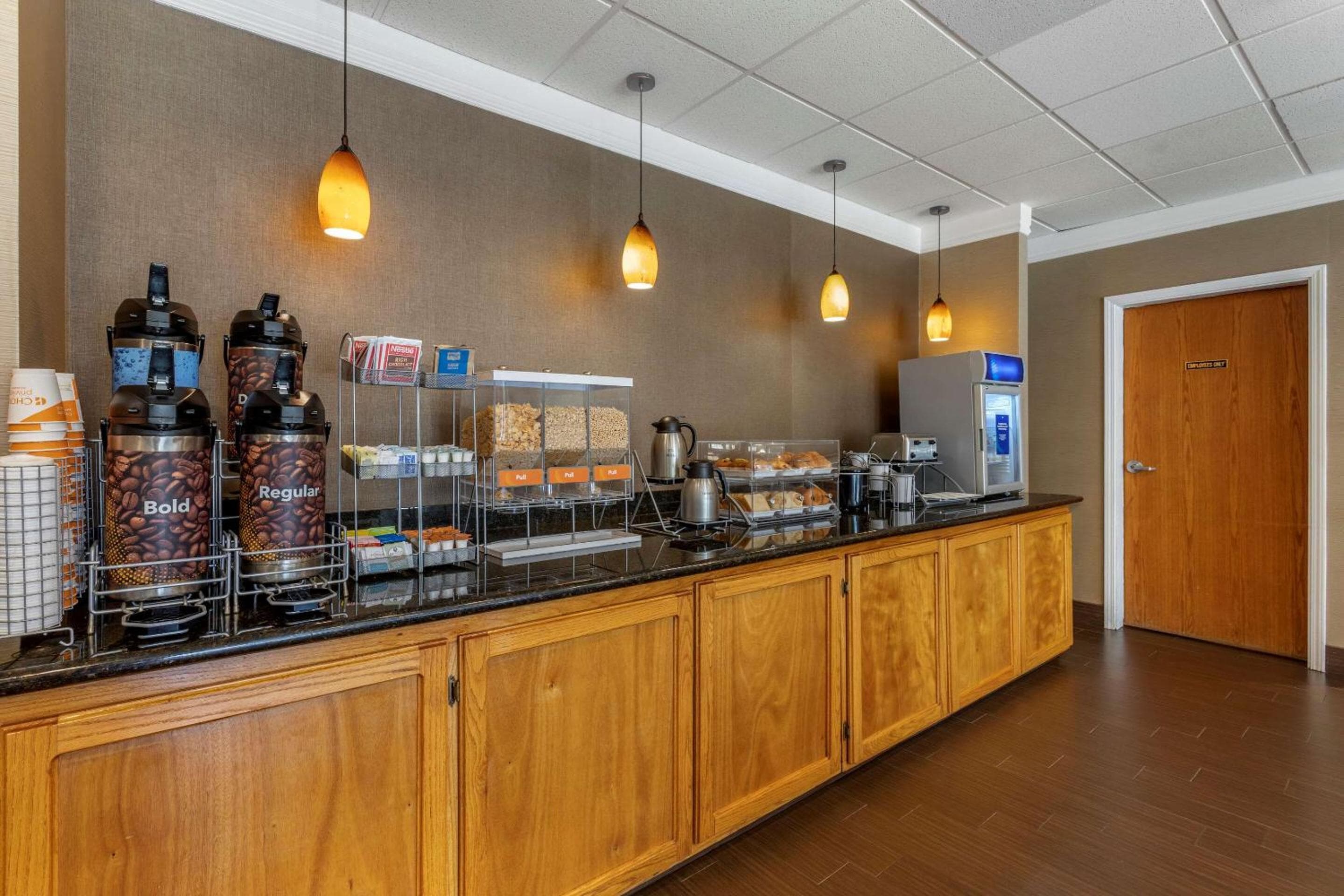Comfort Suites Visalia - Convention Center