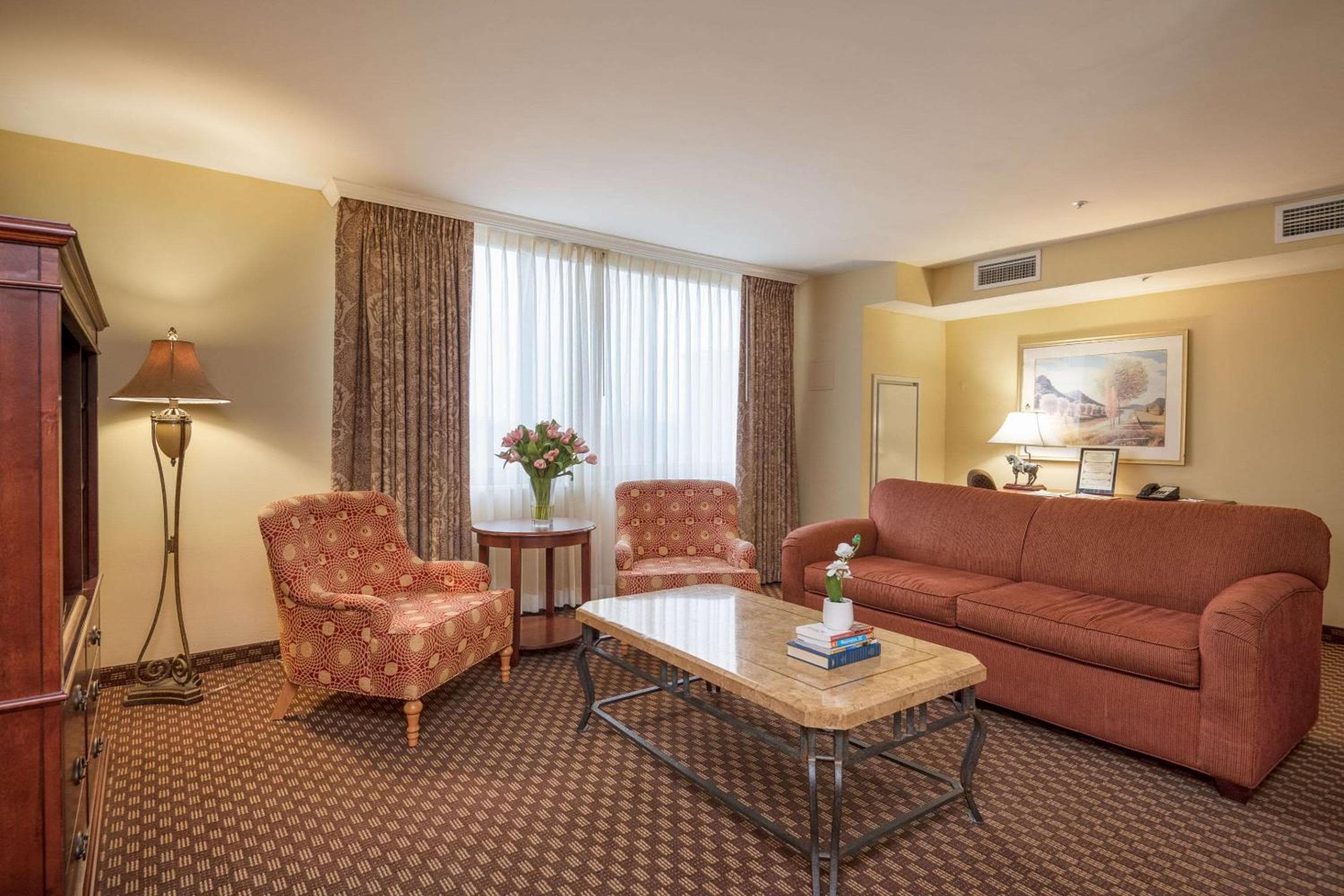 Clarion Collection Hotel Arlington Court Suites