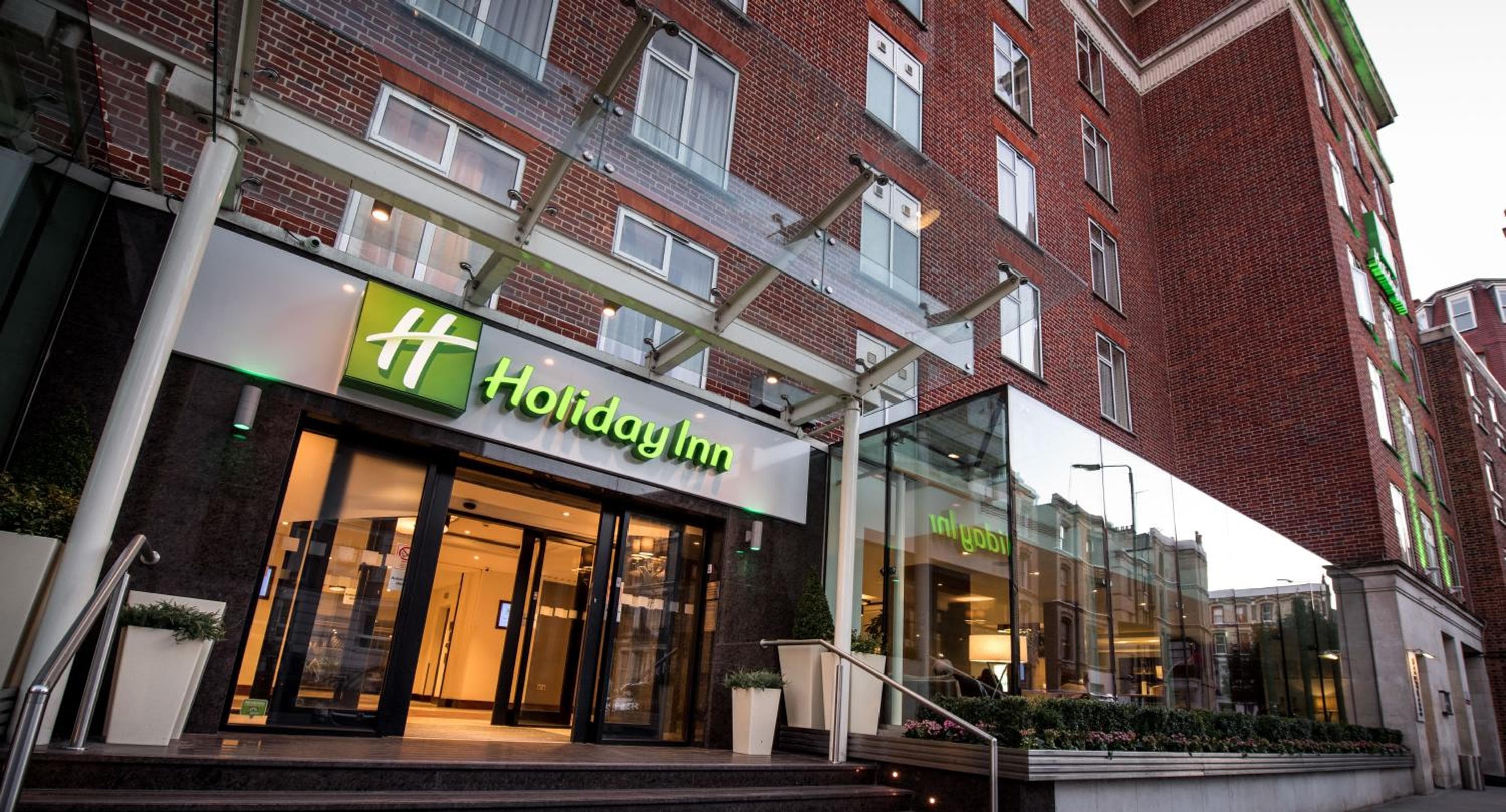 Holiday Inn London Kensington High St. by IHG