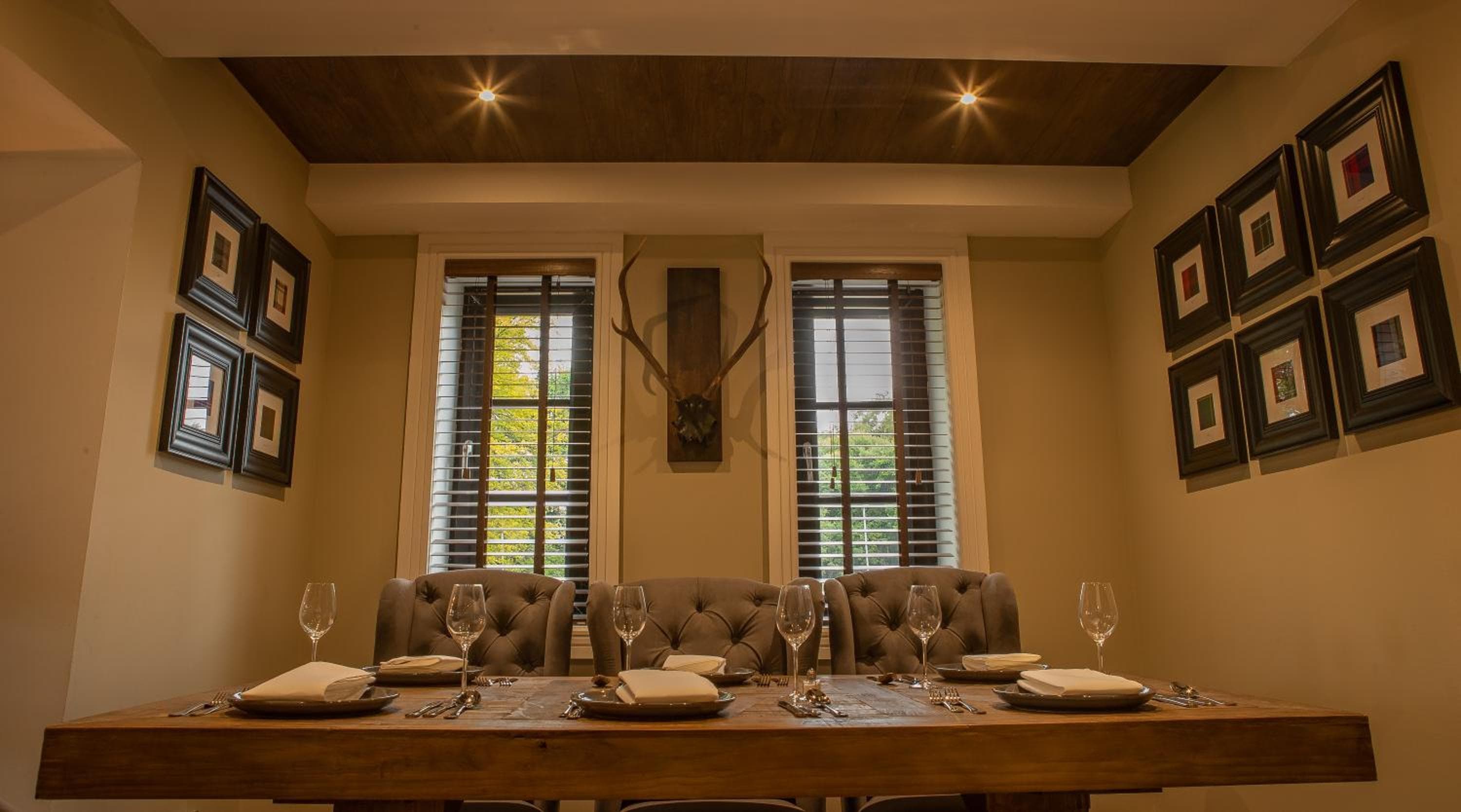 Crowwood Hotel and Alba Restaurant