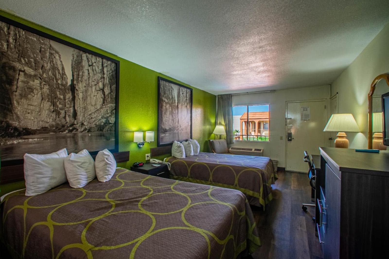 Super 8 by Wyndham El Paso Airport
