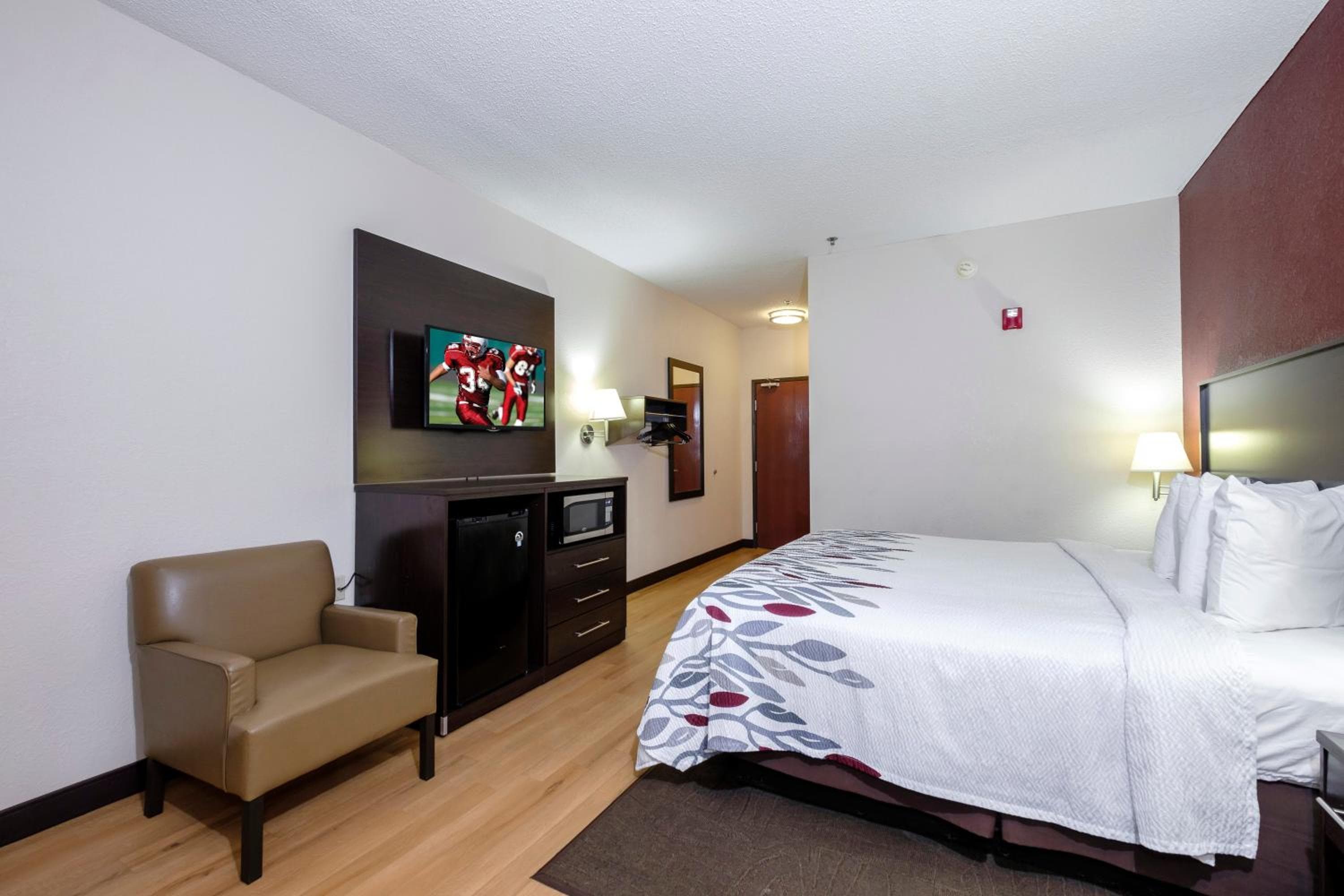 Red Roof Inn & Suites Dover Downtown