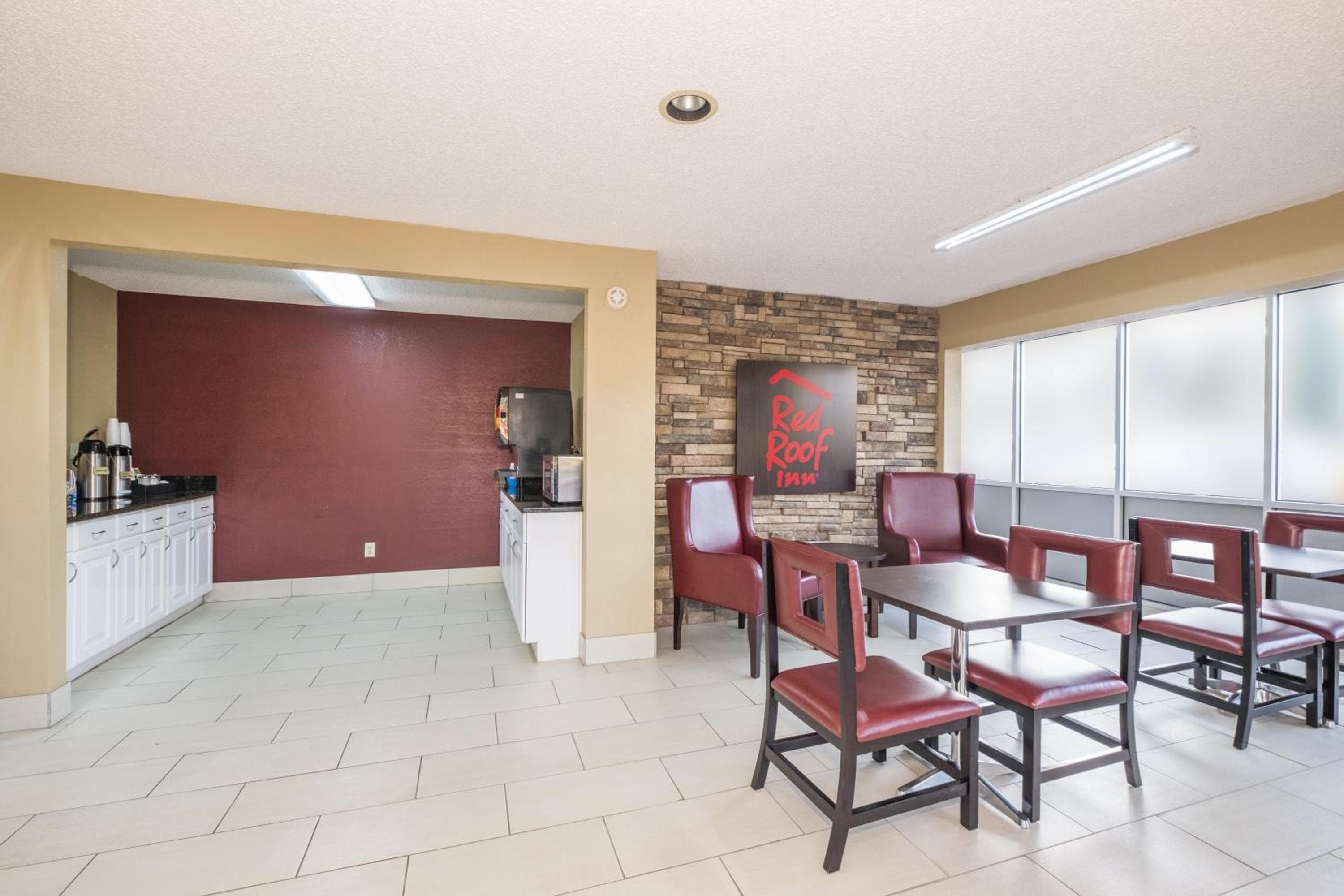 Red Roof Inn Acworth - Emerson - LakePoint South