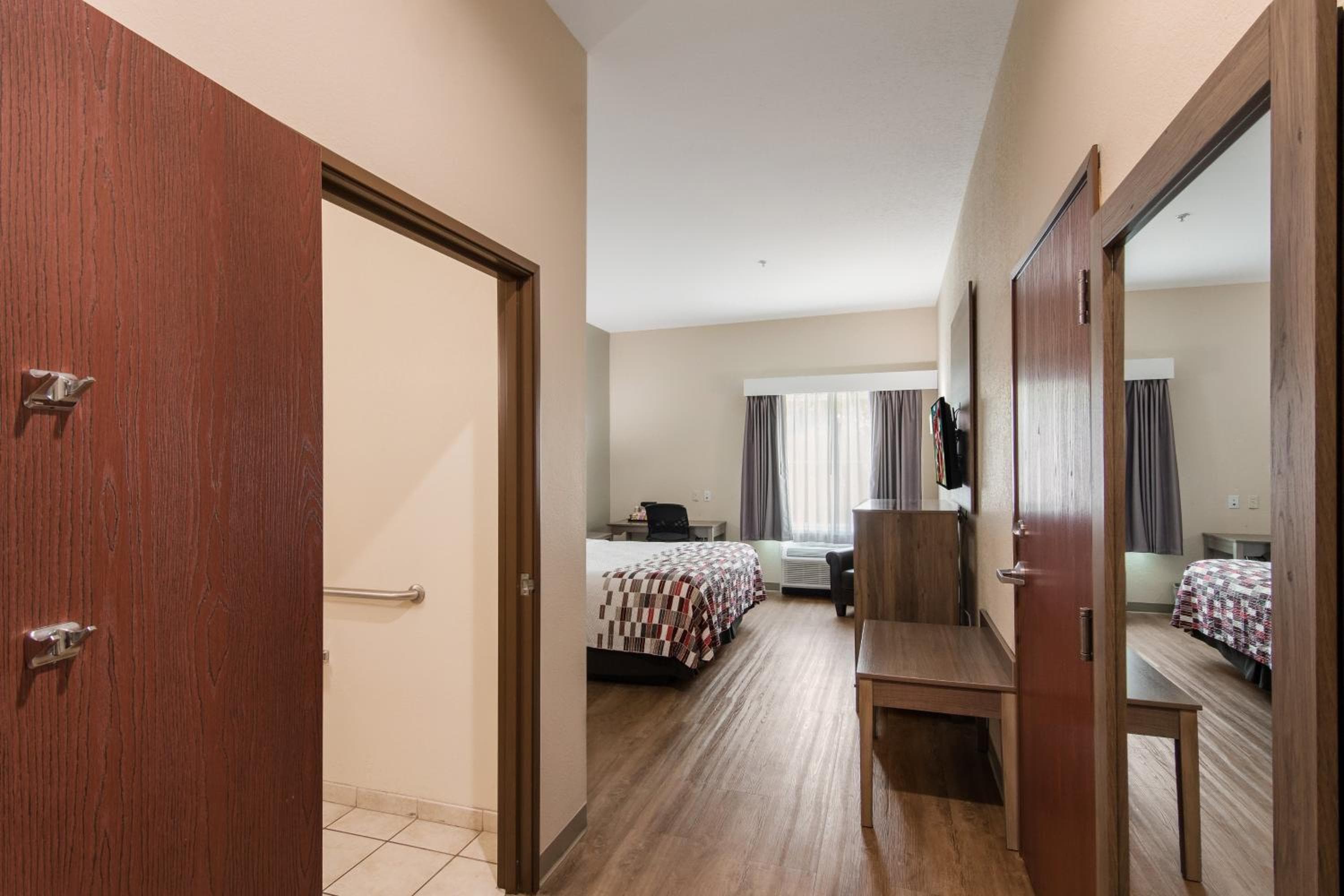 Red Roof Inn Panama City