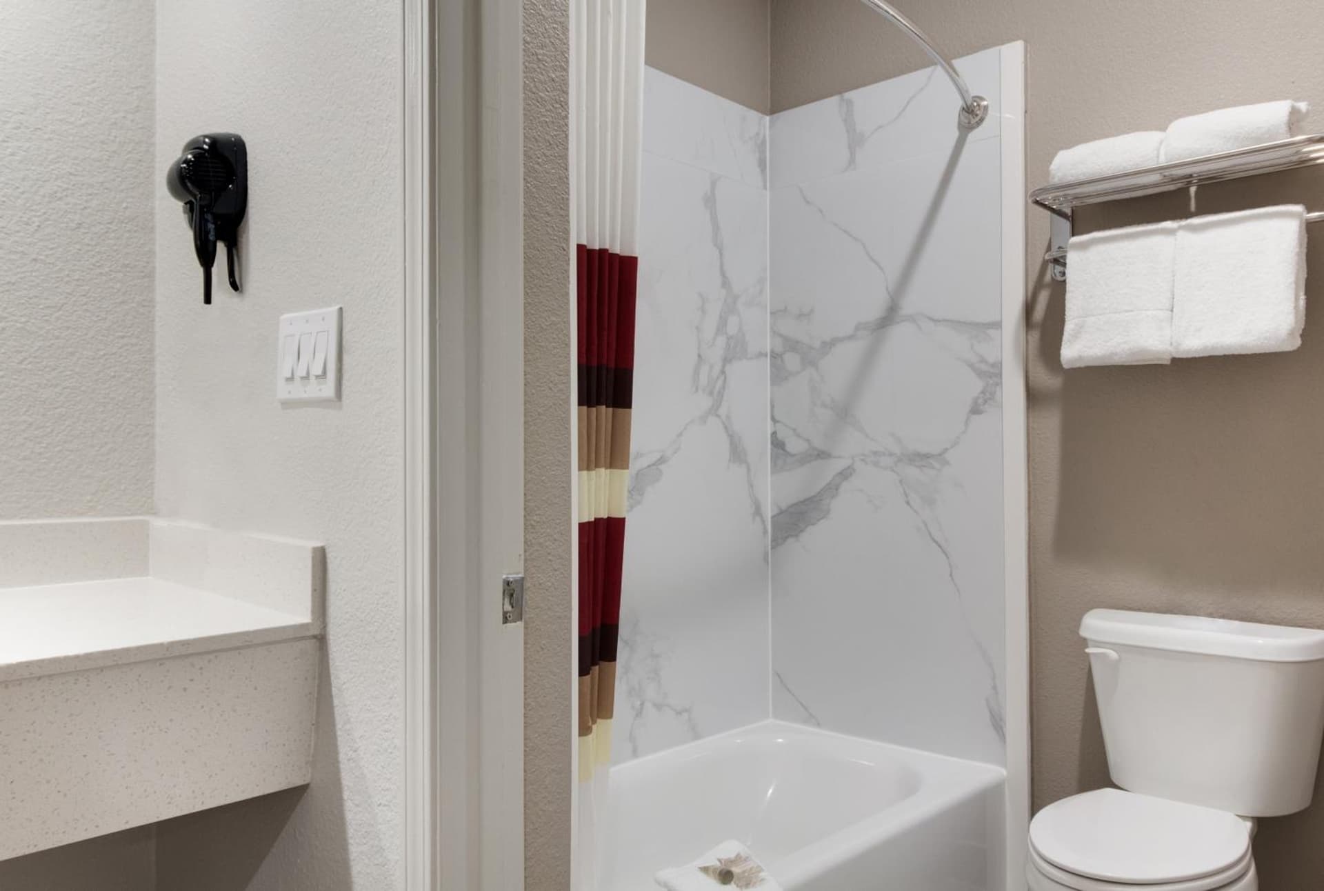 Red Roof Inn PLUS + Galveston - Beachfront