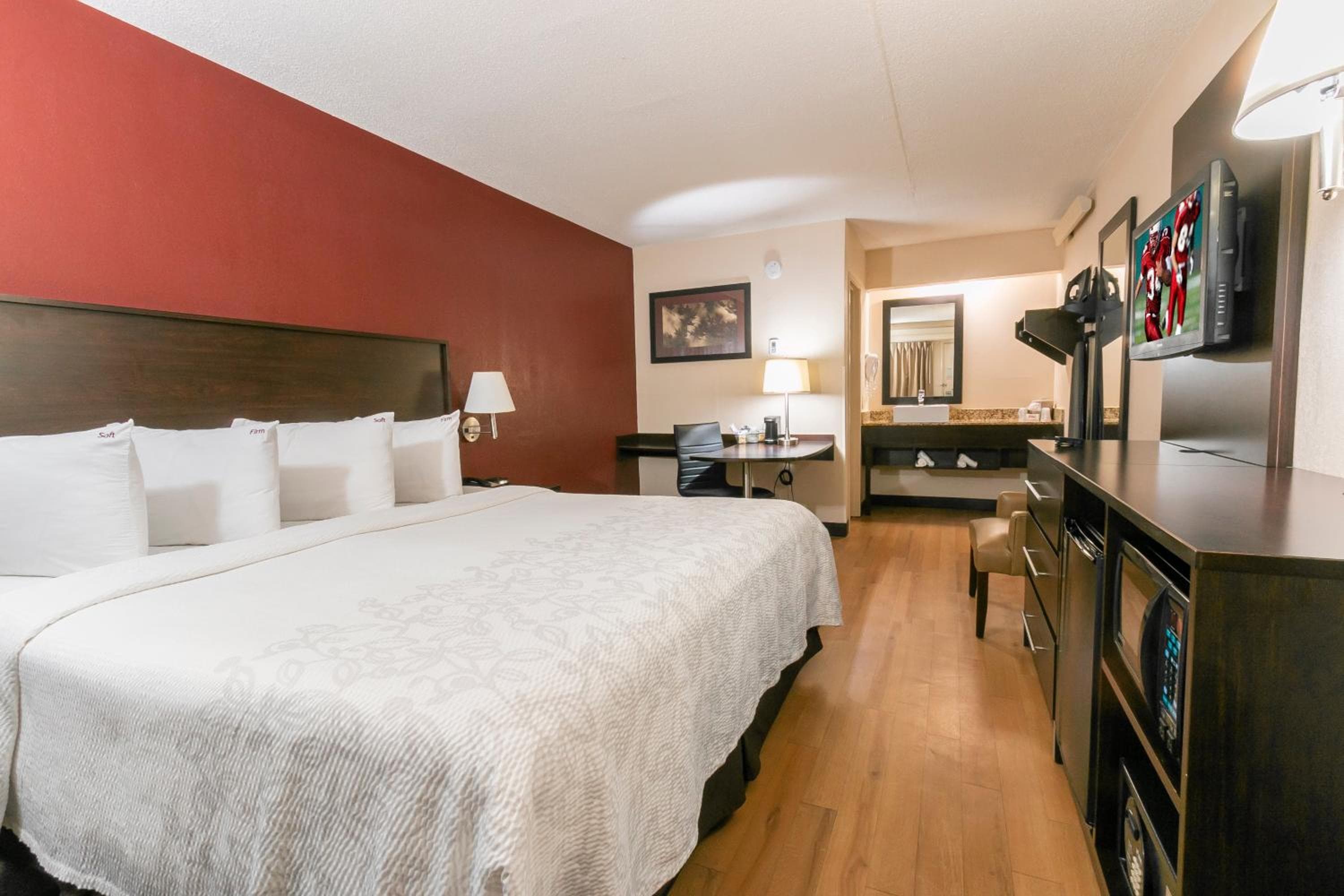 Red Roof Inn PLUS+ Pittsburgh South - Airport