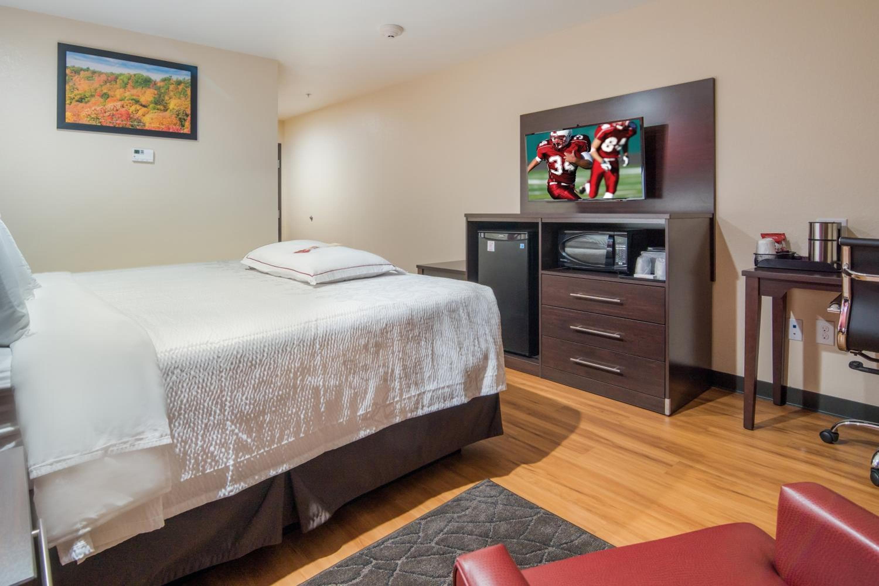 Red Roof Inn PLUS+ Fort Worth - Burleson