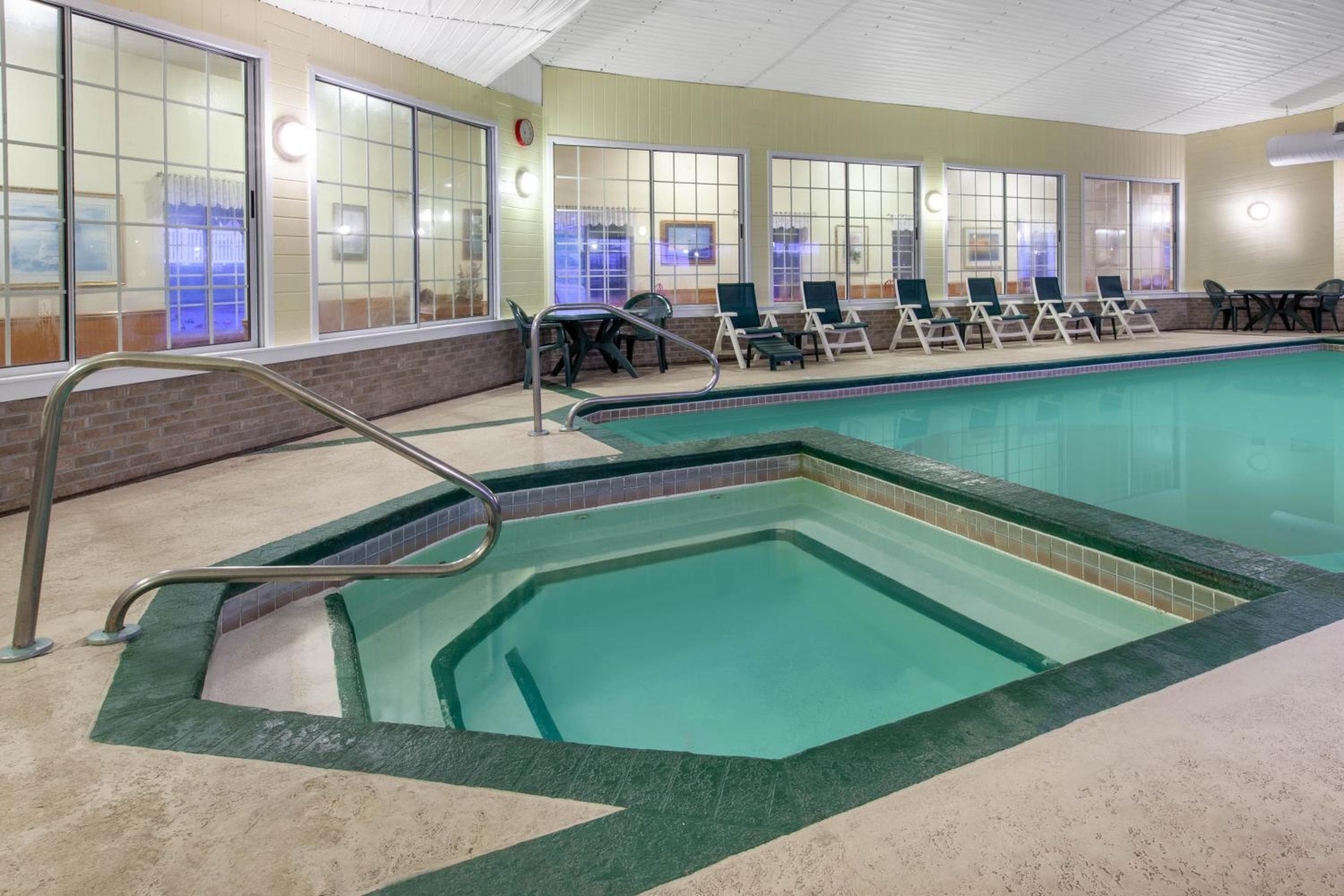 Apple Tree Inn; SureStay Collection by Best Western