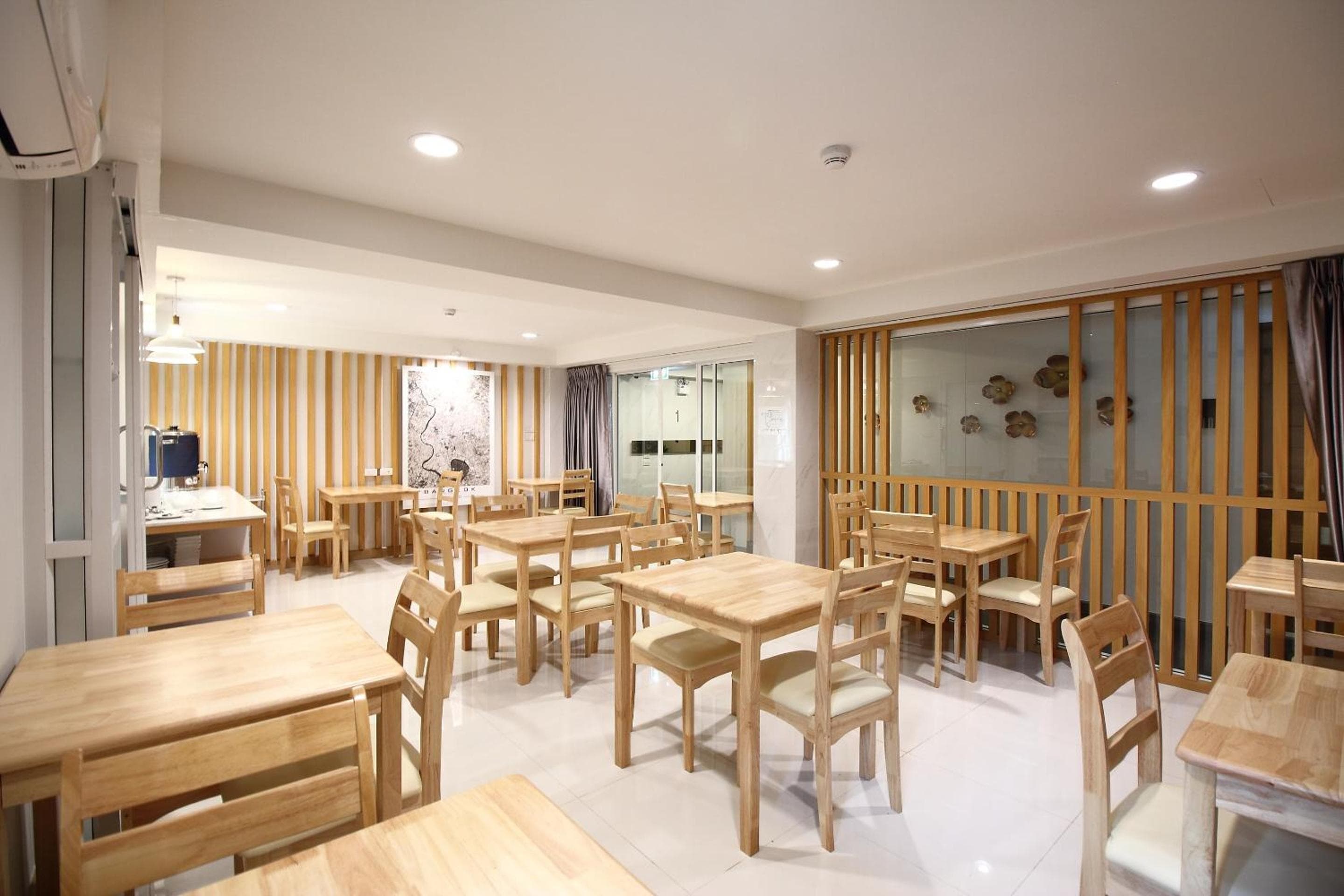 Super OYO 483 Pannee Hotel Khaosan