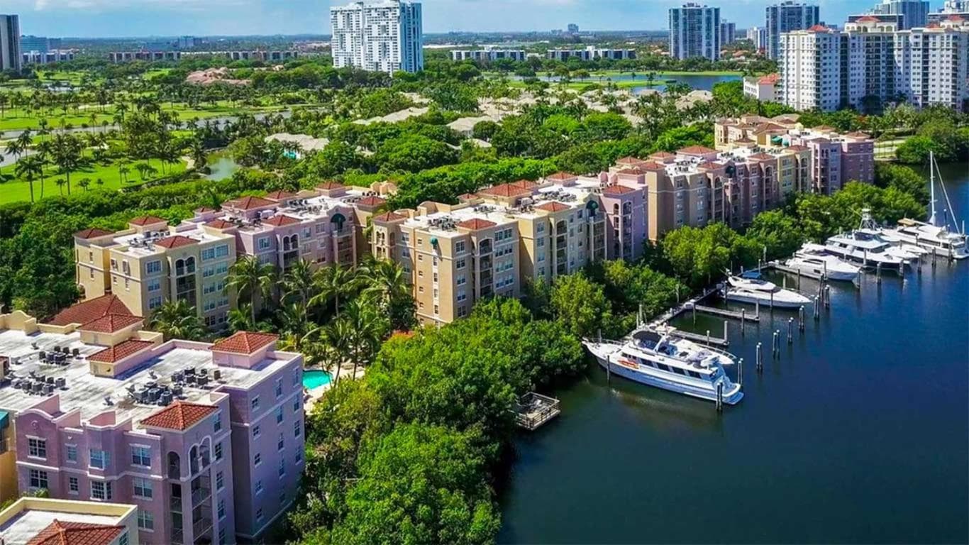 The Nautical! Amazing 3Bed 2Bath Apartment at Aventura Yacht Club