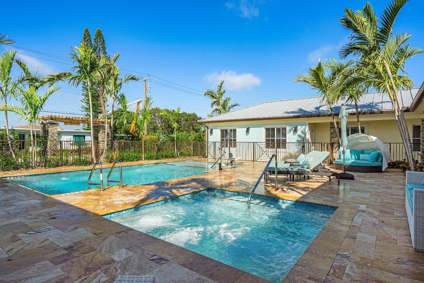 Bermuda Bungalows (Tropical Island Getaway)