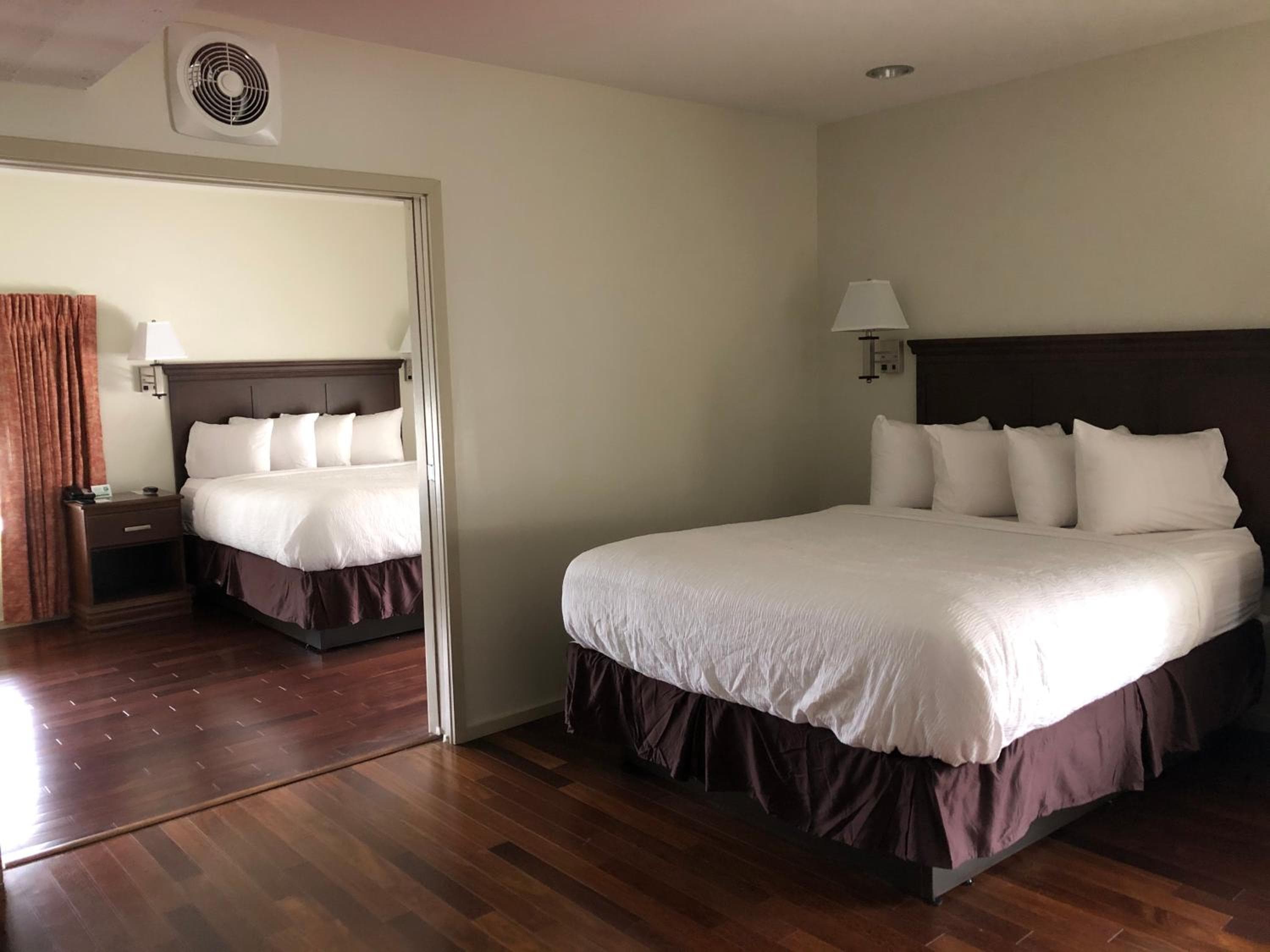 Grand Eastonian Hotel & Suites
