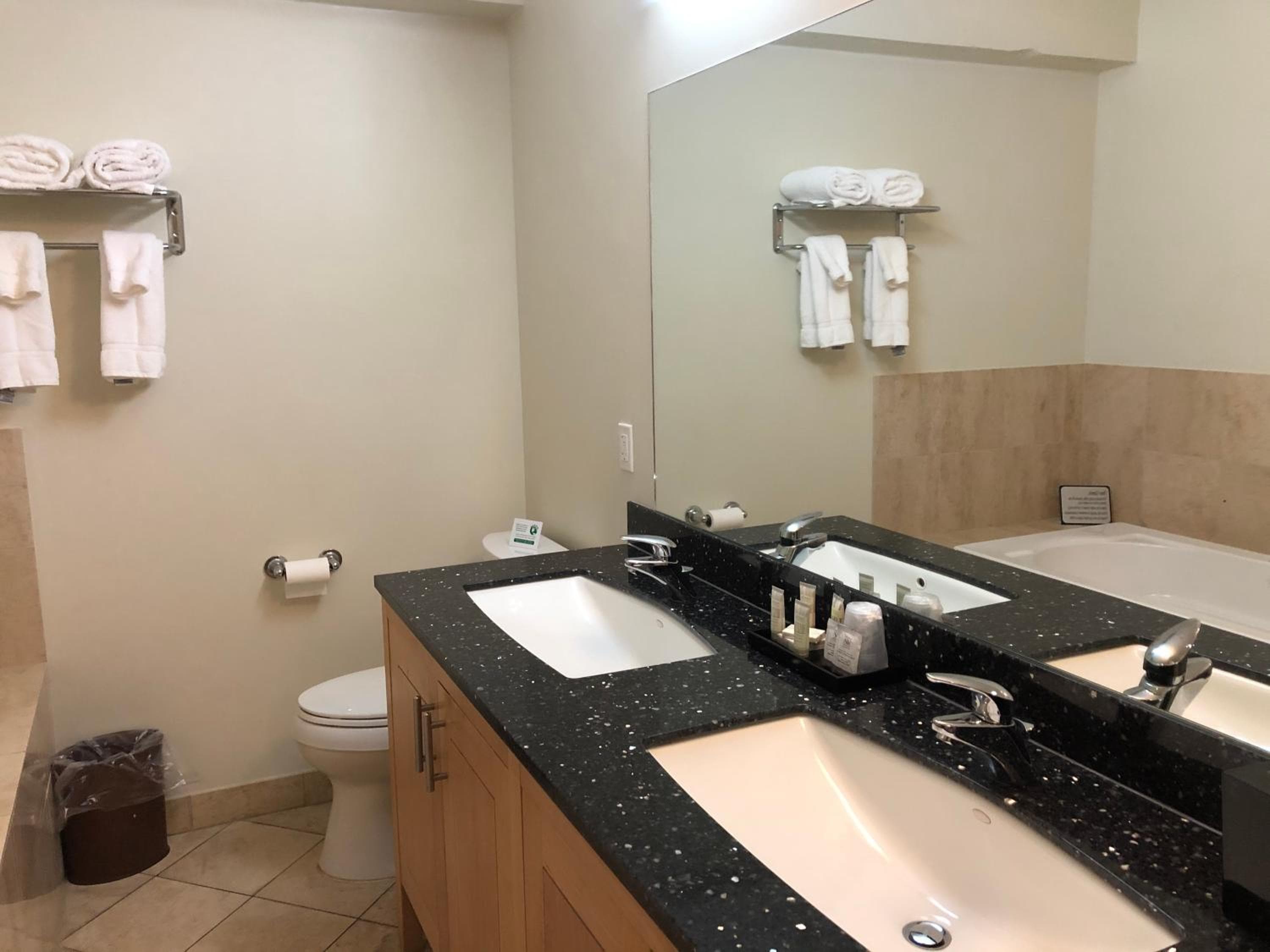 Grand Eastonian Hotel & Suites