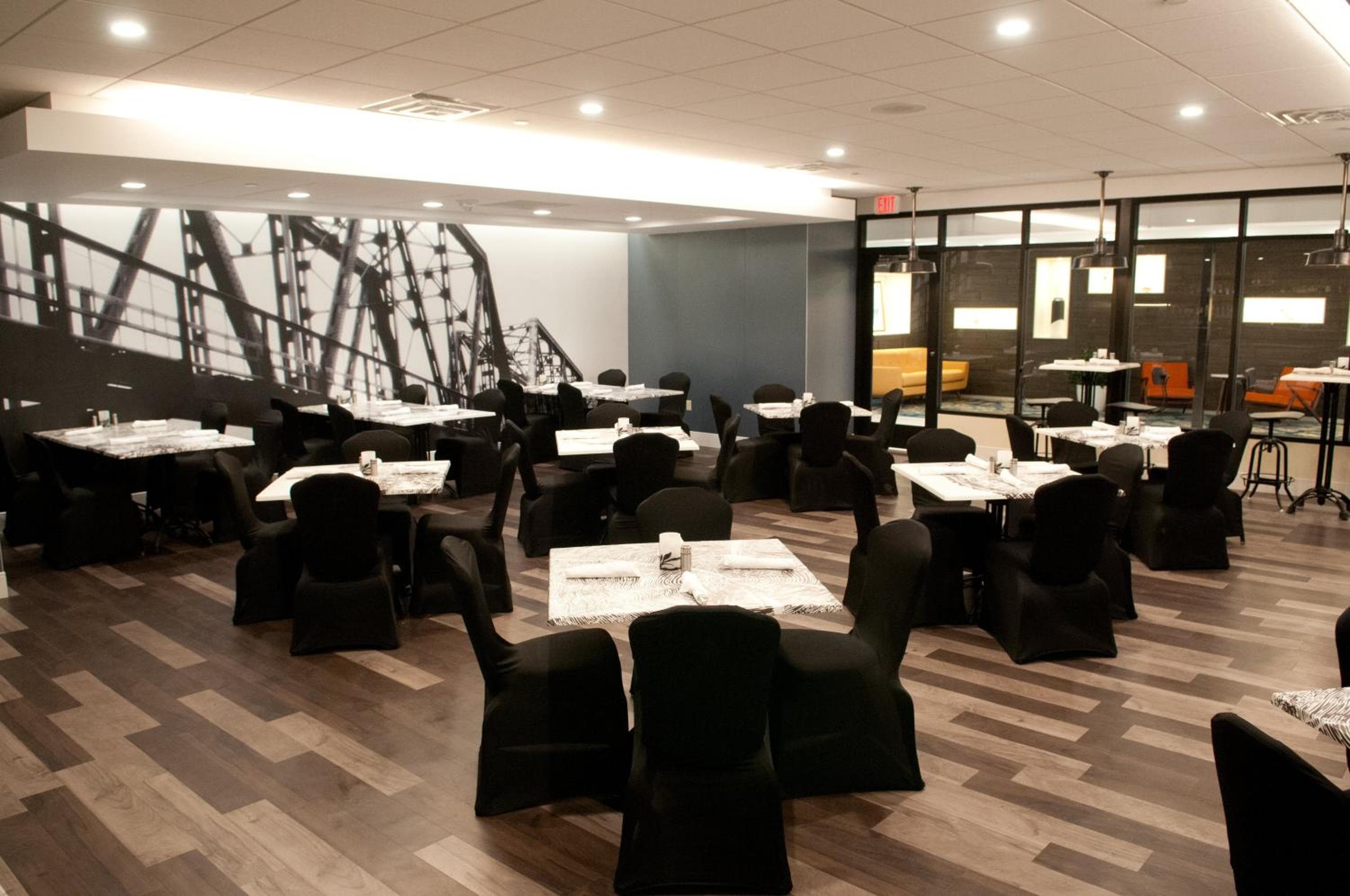 Crowne Plaza Hotel and Suites Pittsburgh South by IHG