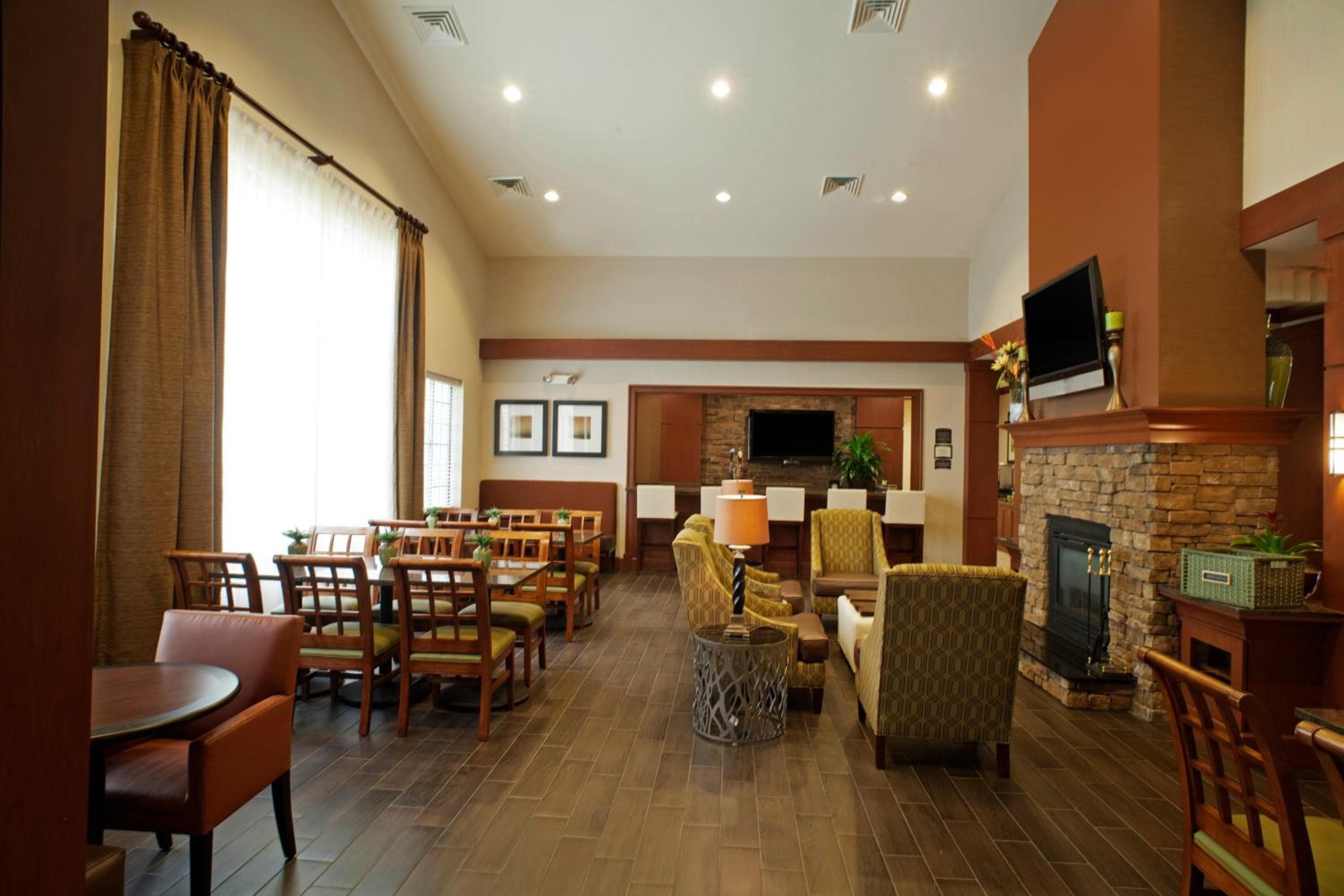 Staybridge Suites Chantilly Dulles Airport by IHG