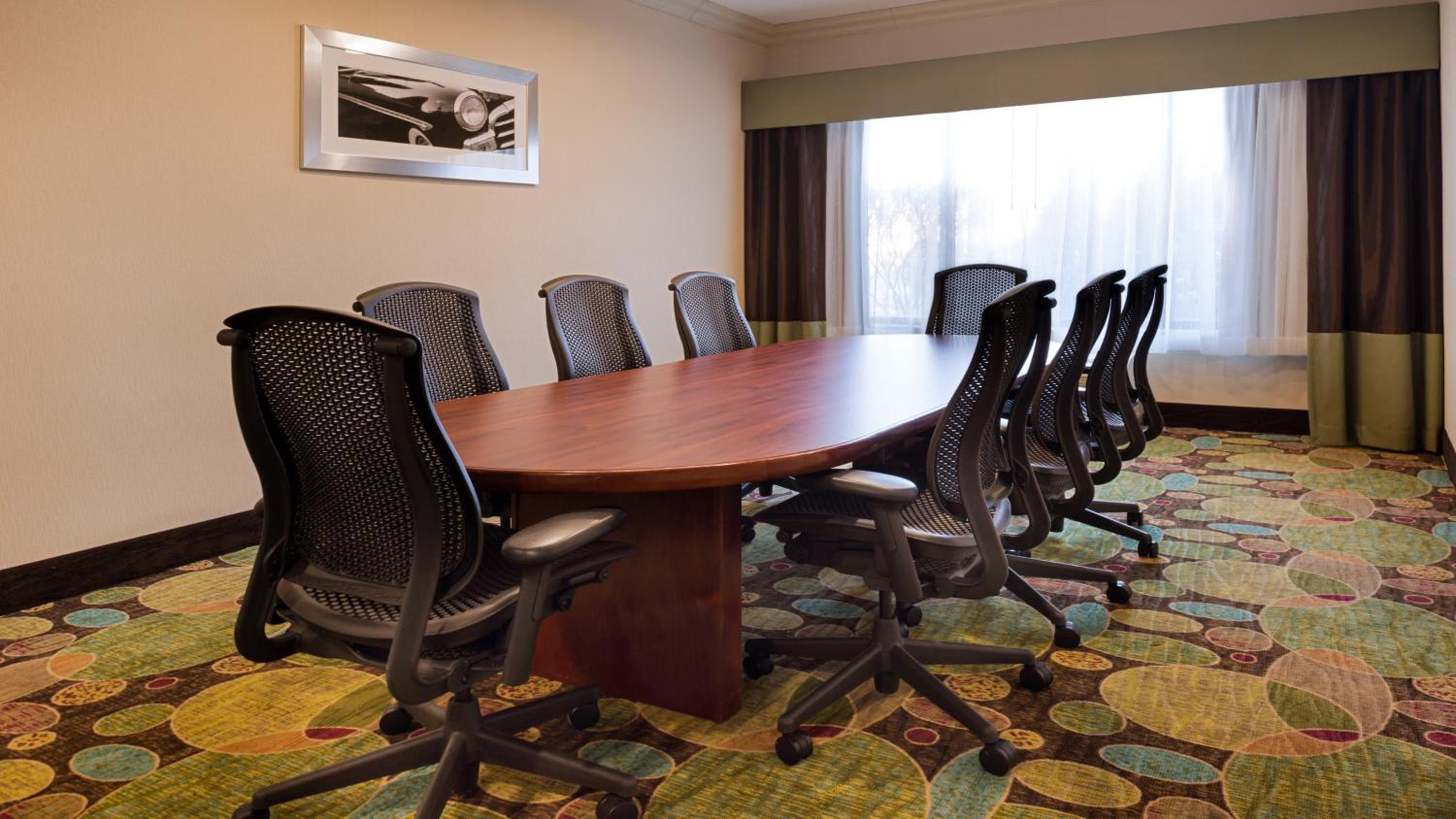 Holiday Inn Hotel & Suites Warren by IHG
