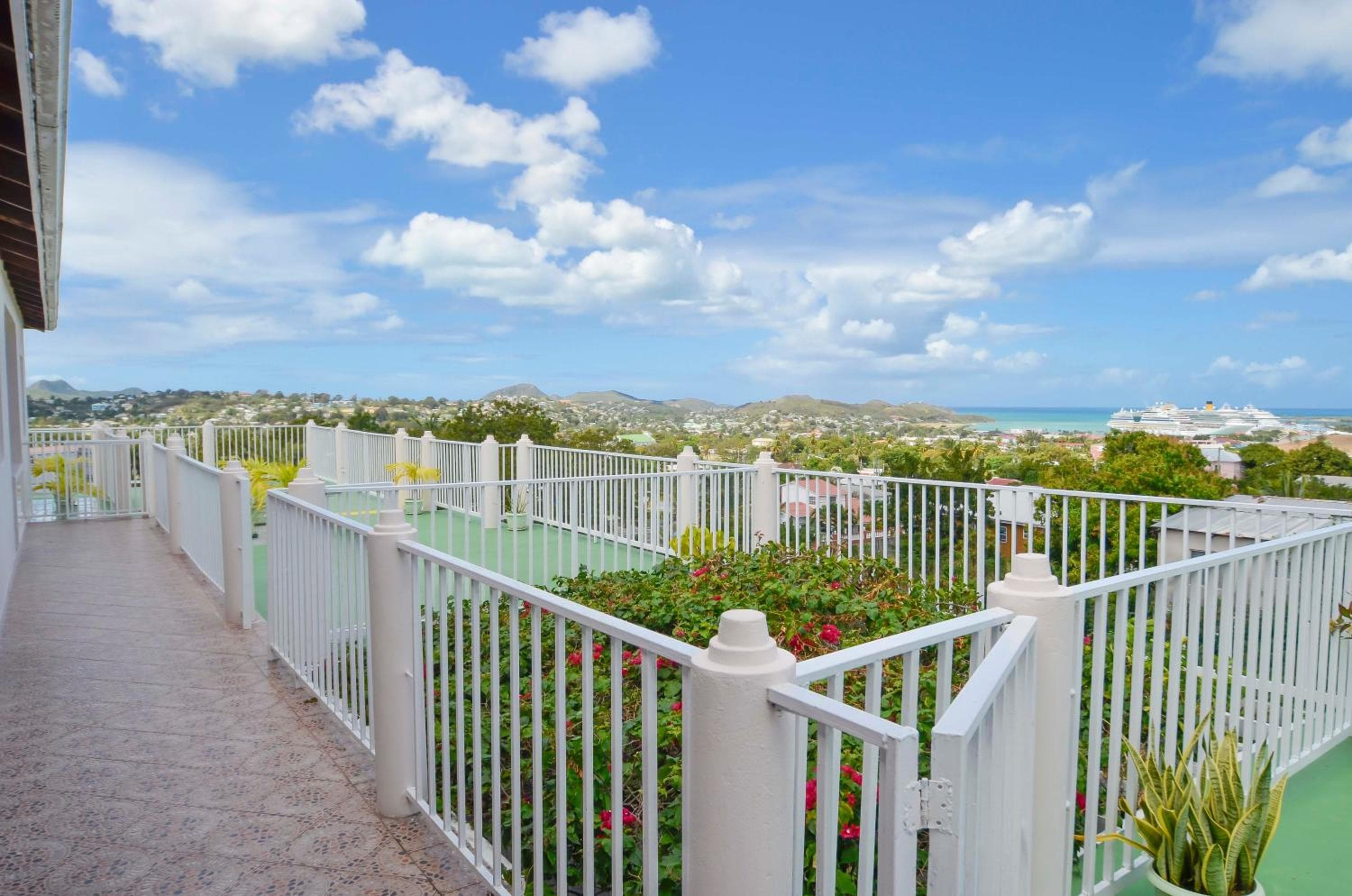 Caribbean Inn and Suites