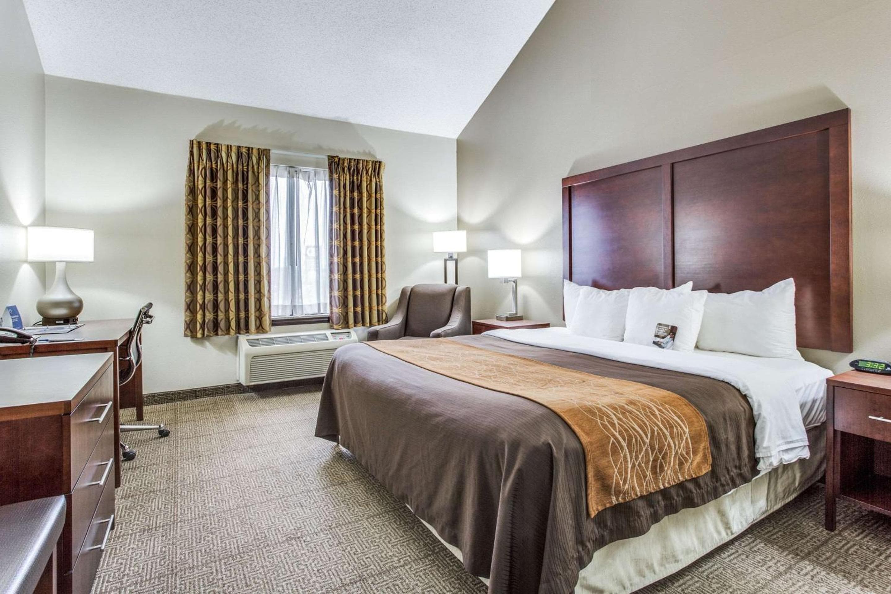 Comfort Inn & Suites Love Field-Dallas Market Center