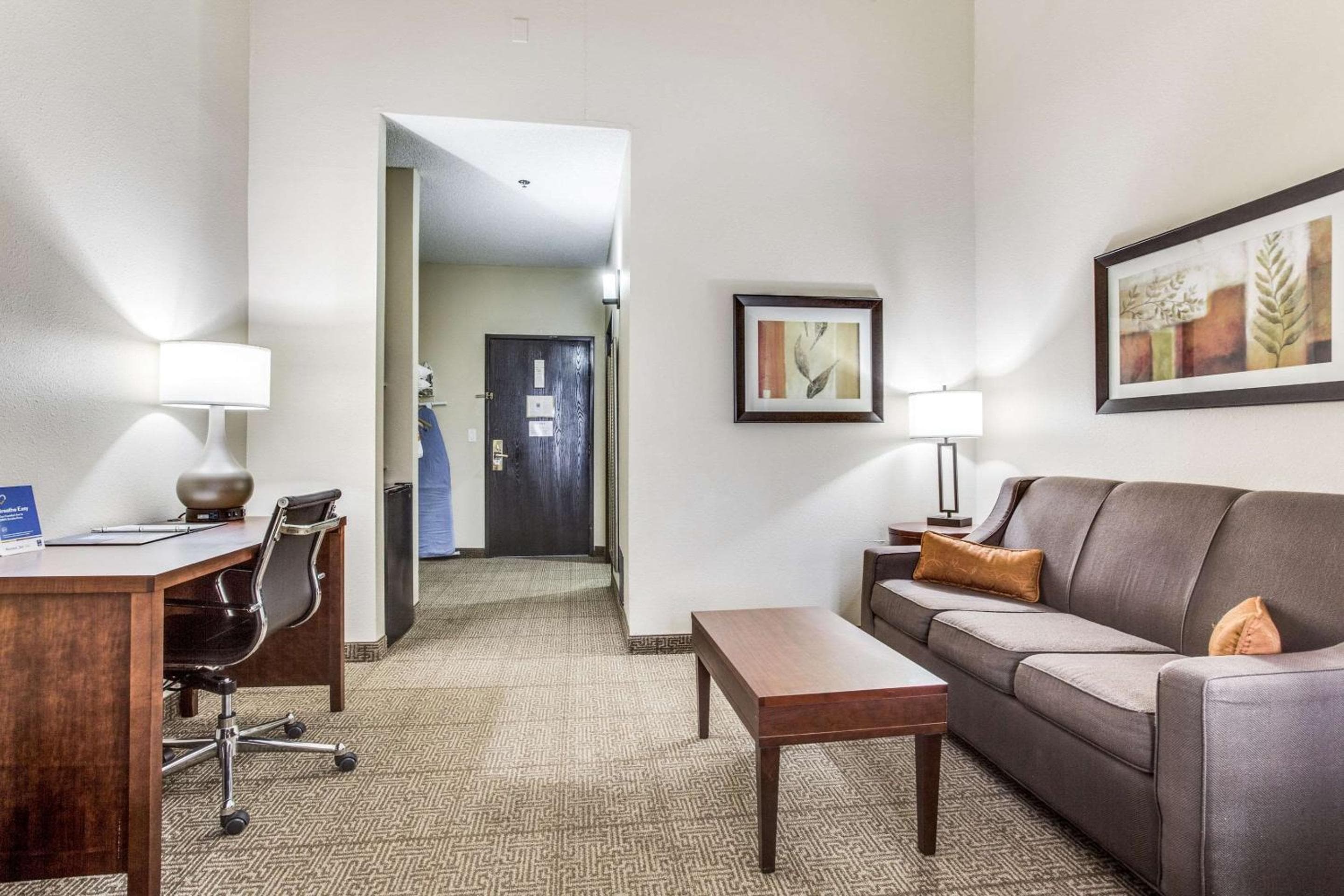 Comfort Inn & Suites Love Field-Dallas Market Center