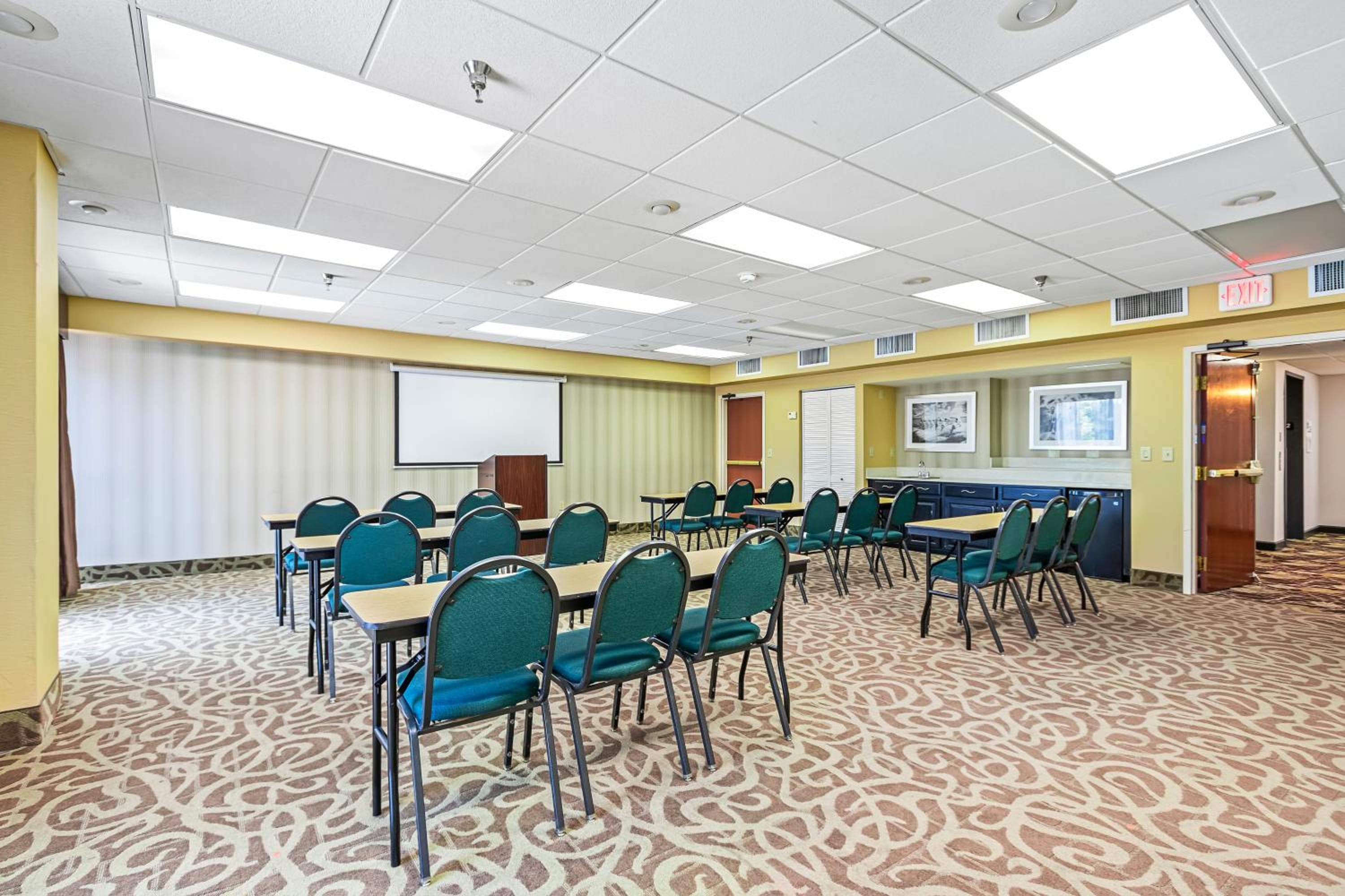Holiday Inn - St. Petersburg West by IHG