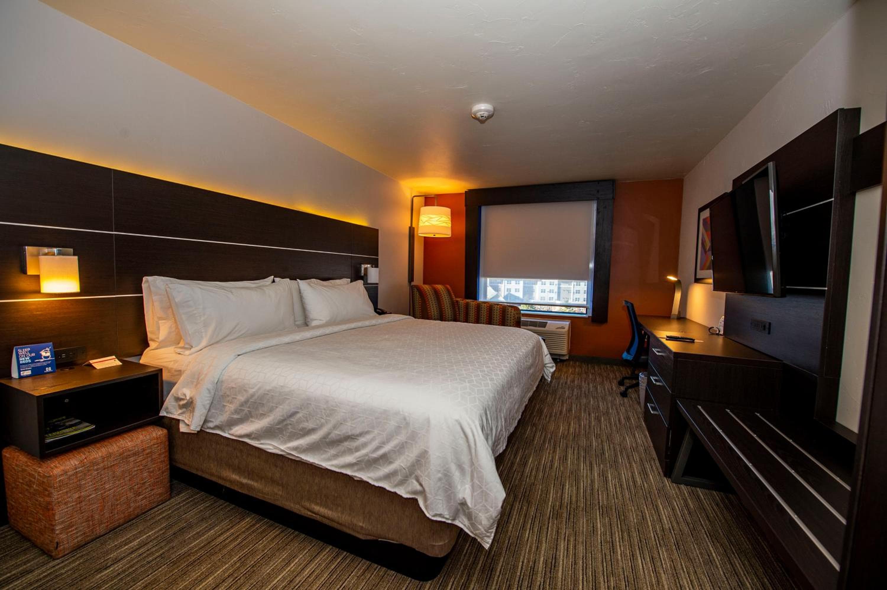 Holiday Inn Express & Suites - Colorado Springs AFA Northgate by IHG