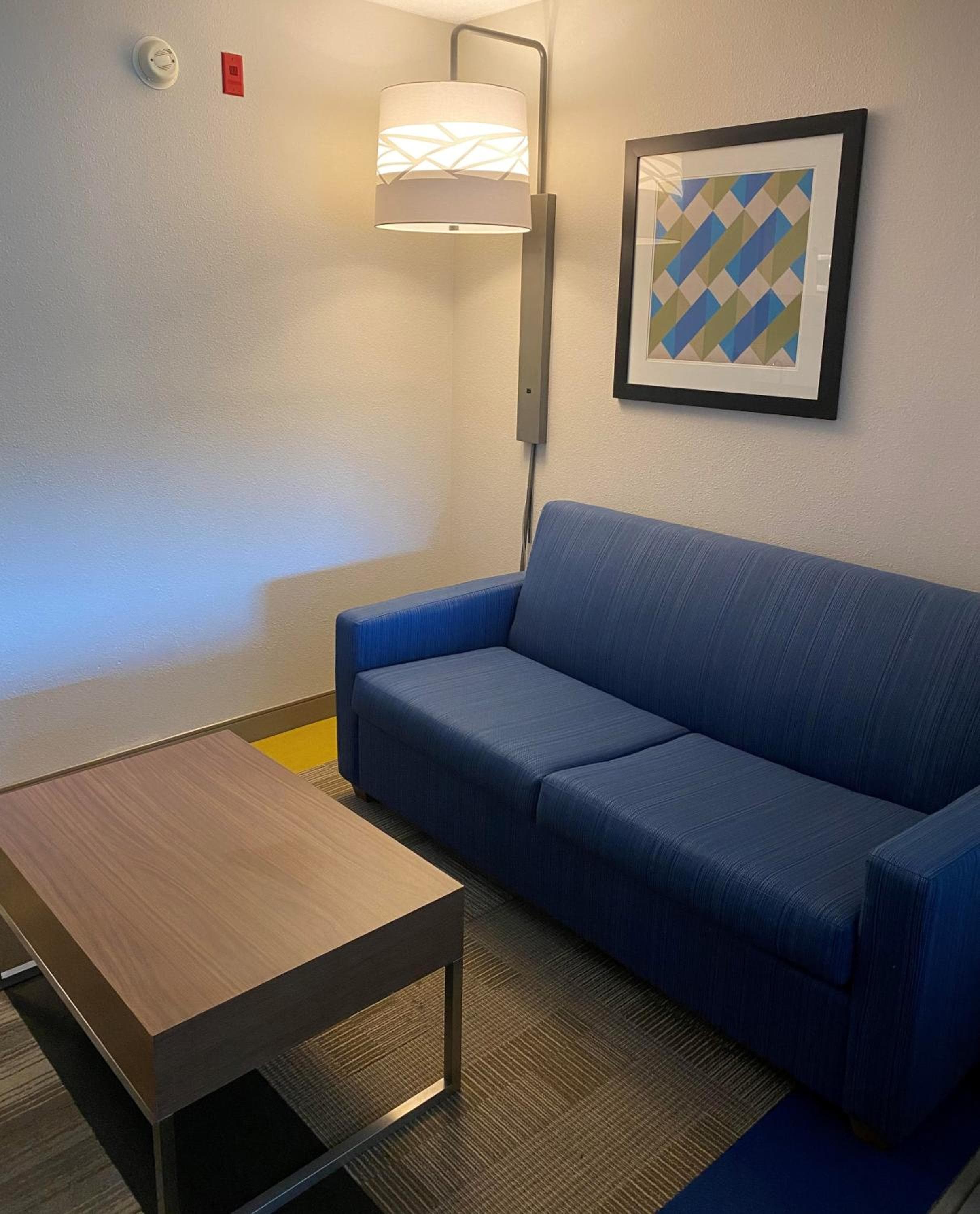 Holiday Inn Express & Suites Columbia-I-26 @ Harbison Blvd by IHG