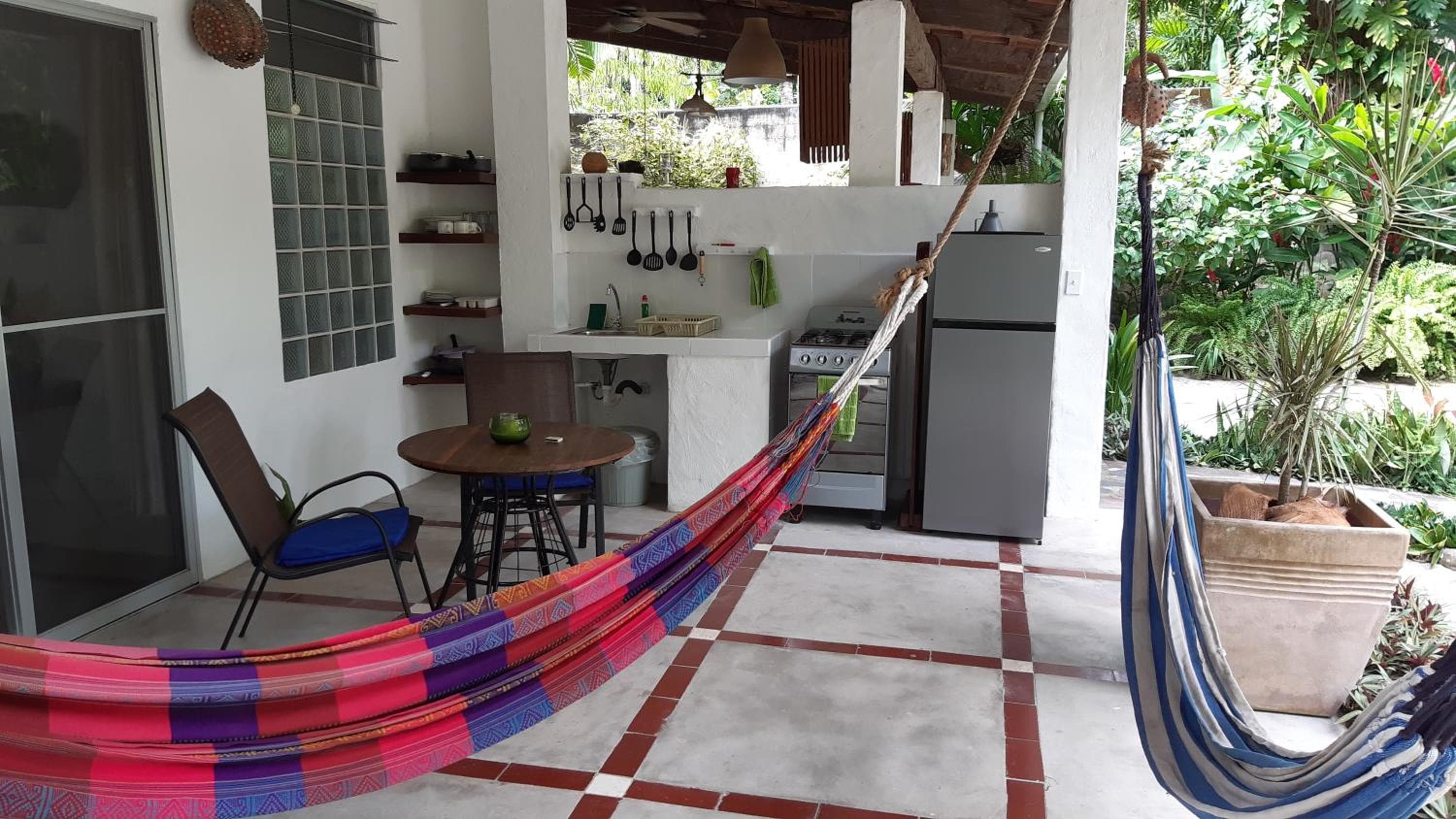 Togo B&B Farallon