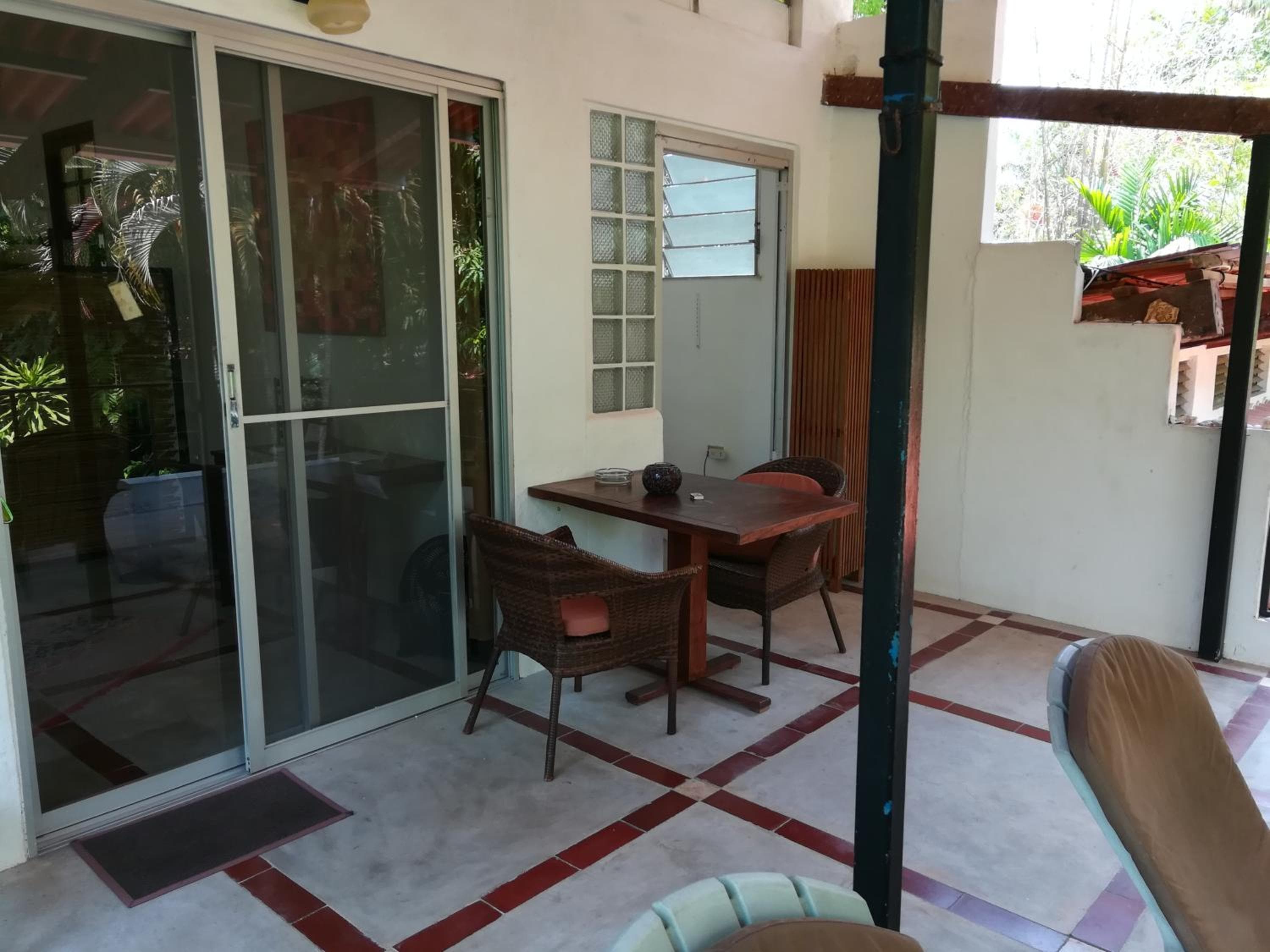 Togo B&B Farallon