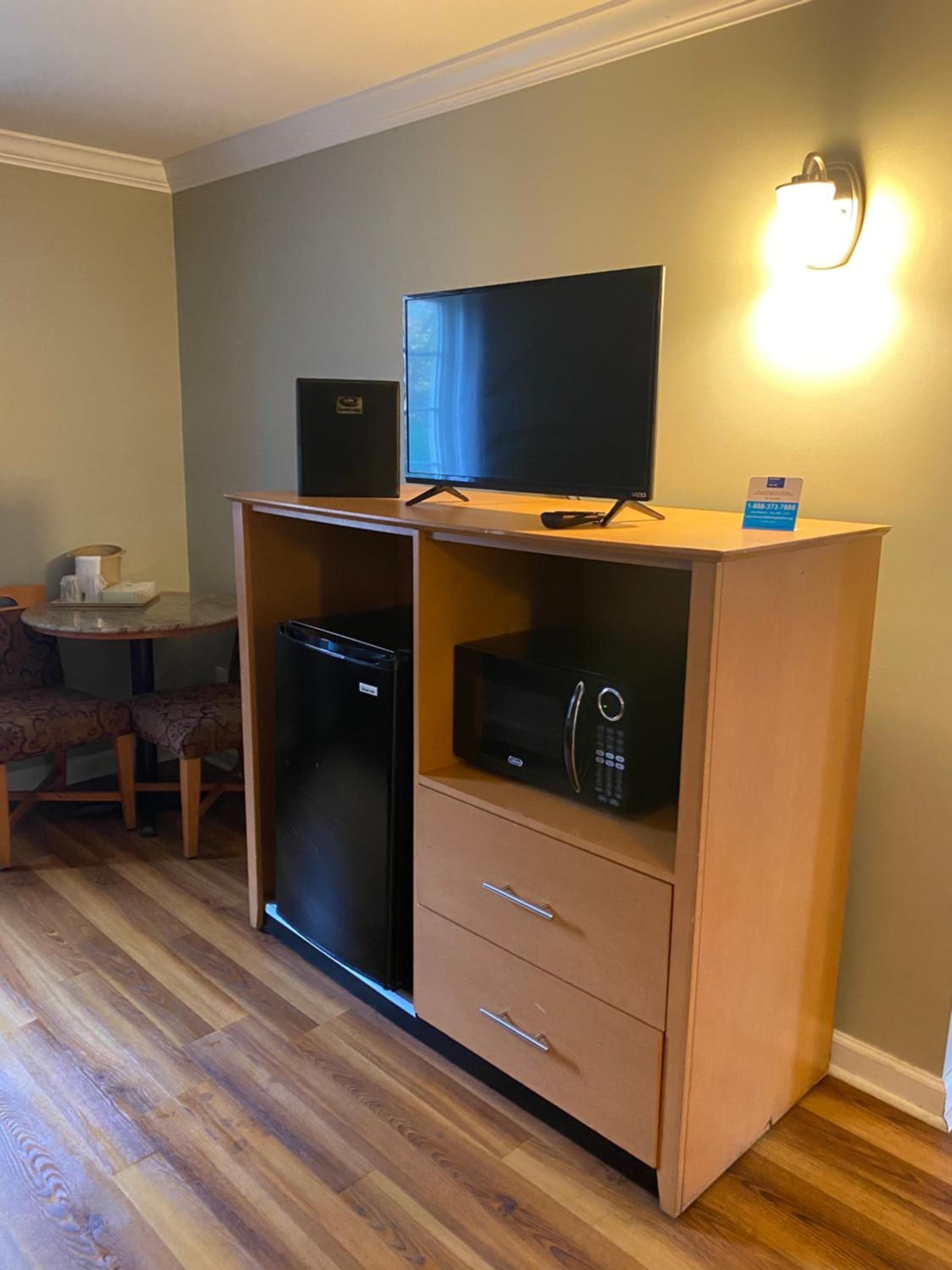 Econo Lodge at the Falls North