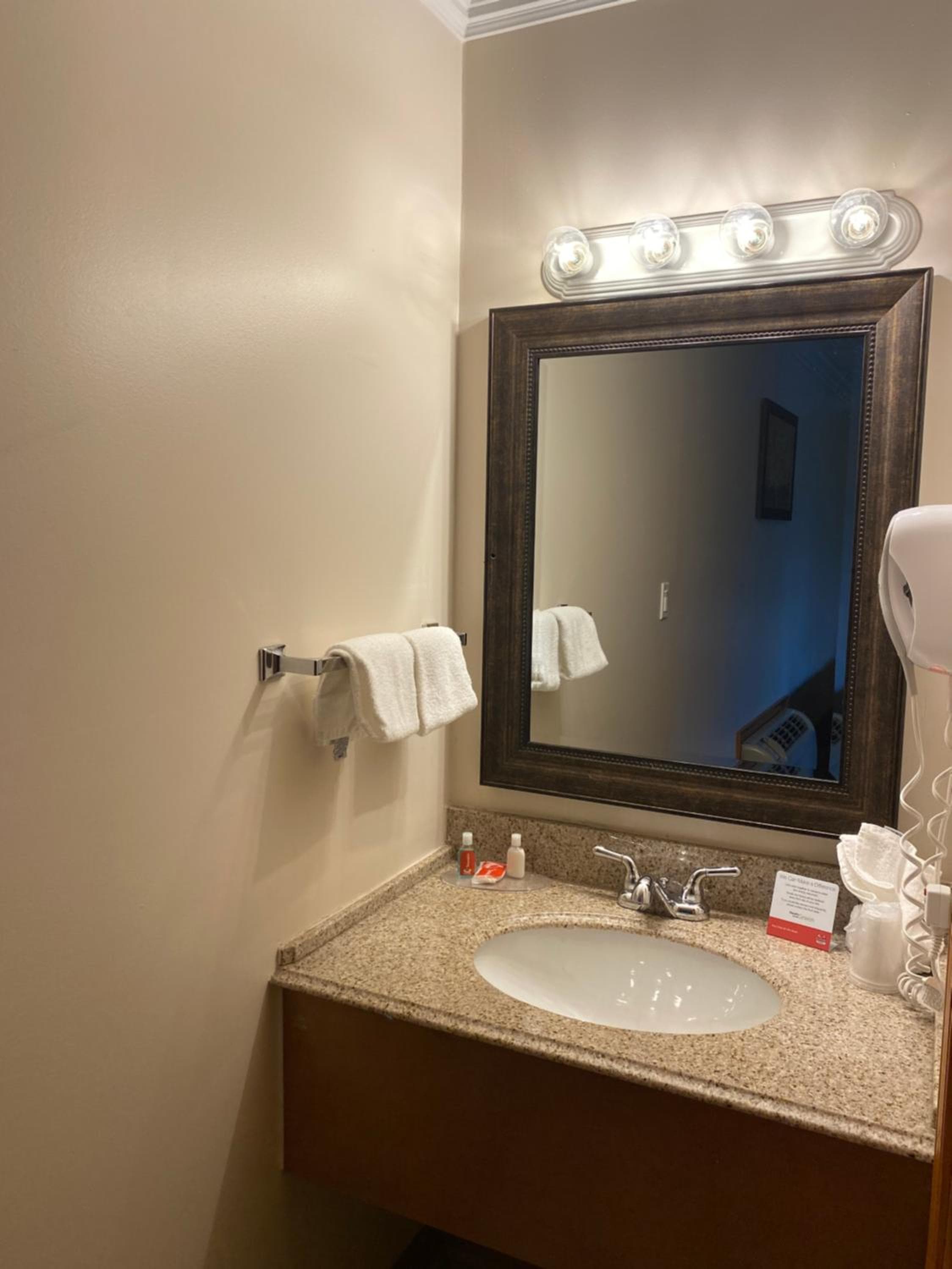 Econo Lodge at the Falls North