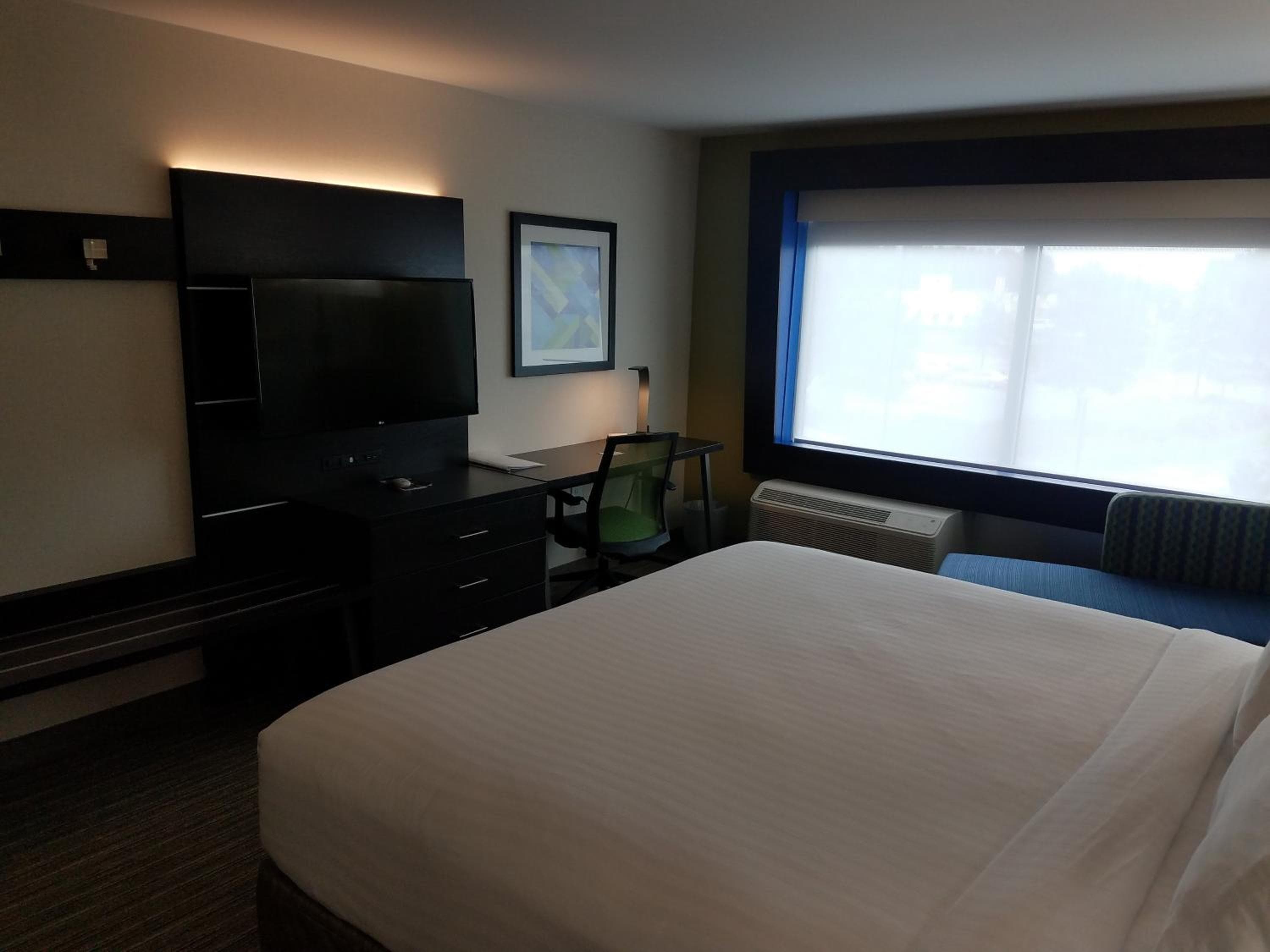 Holiday Inn Express & Suites - Milledgeville by IHG