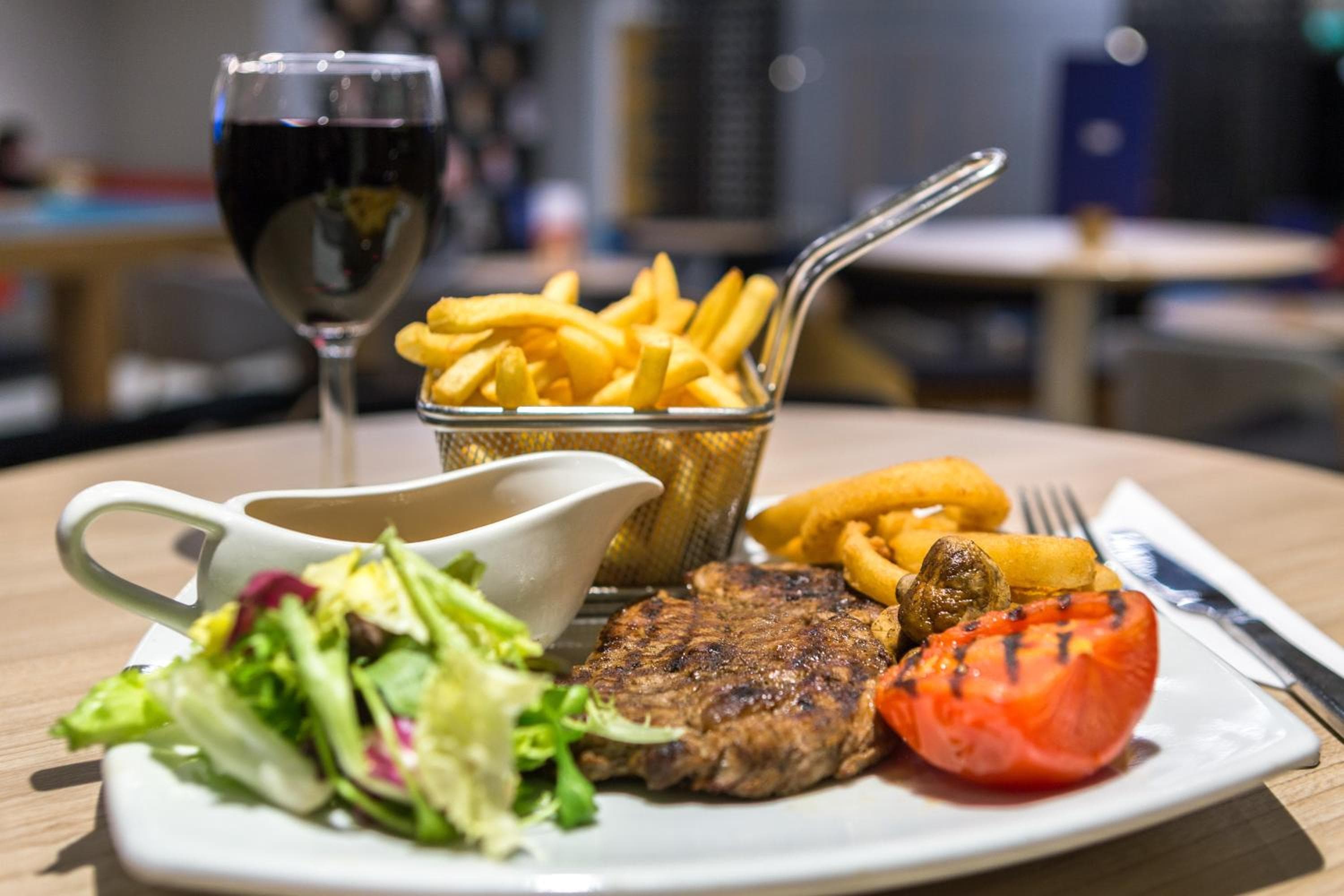 Holiday Inn Express London - Watford Junction by IHG
