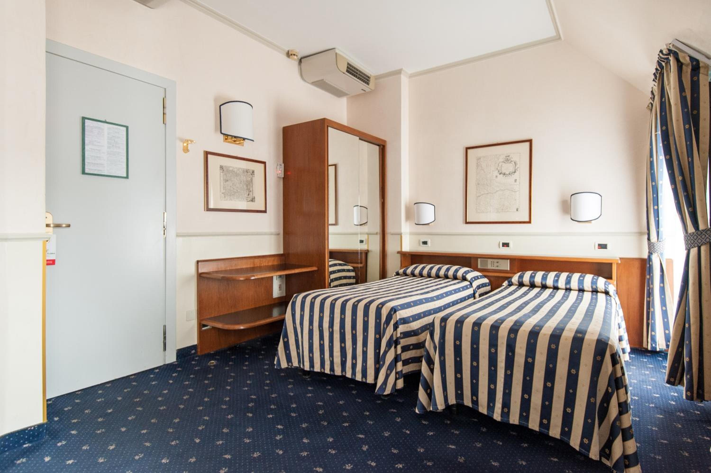 Hotel Flora