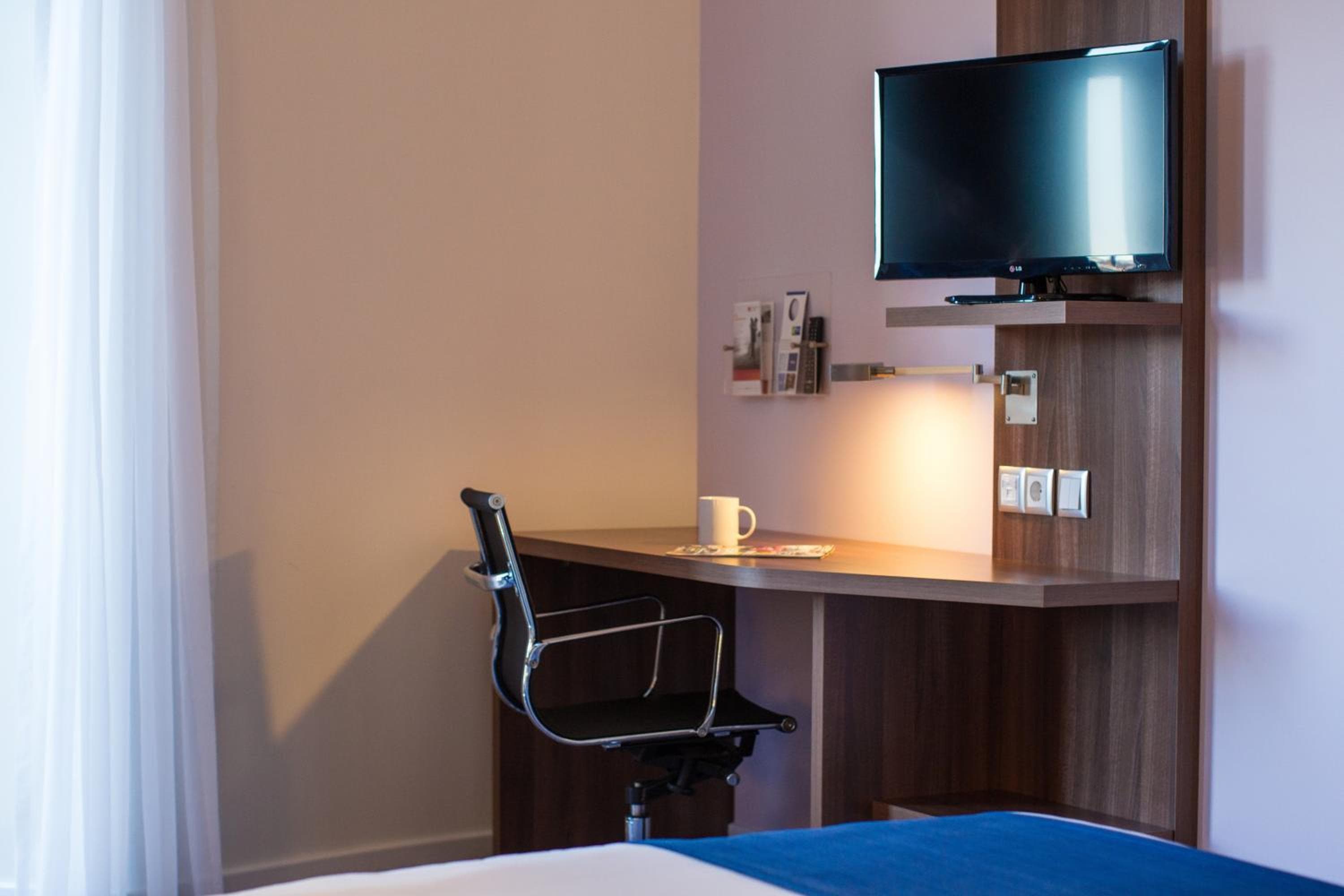 Holiday Inn Express Lisbon Alfragide by IHG