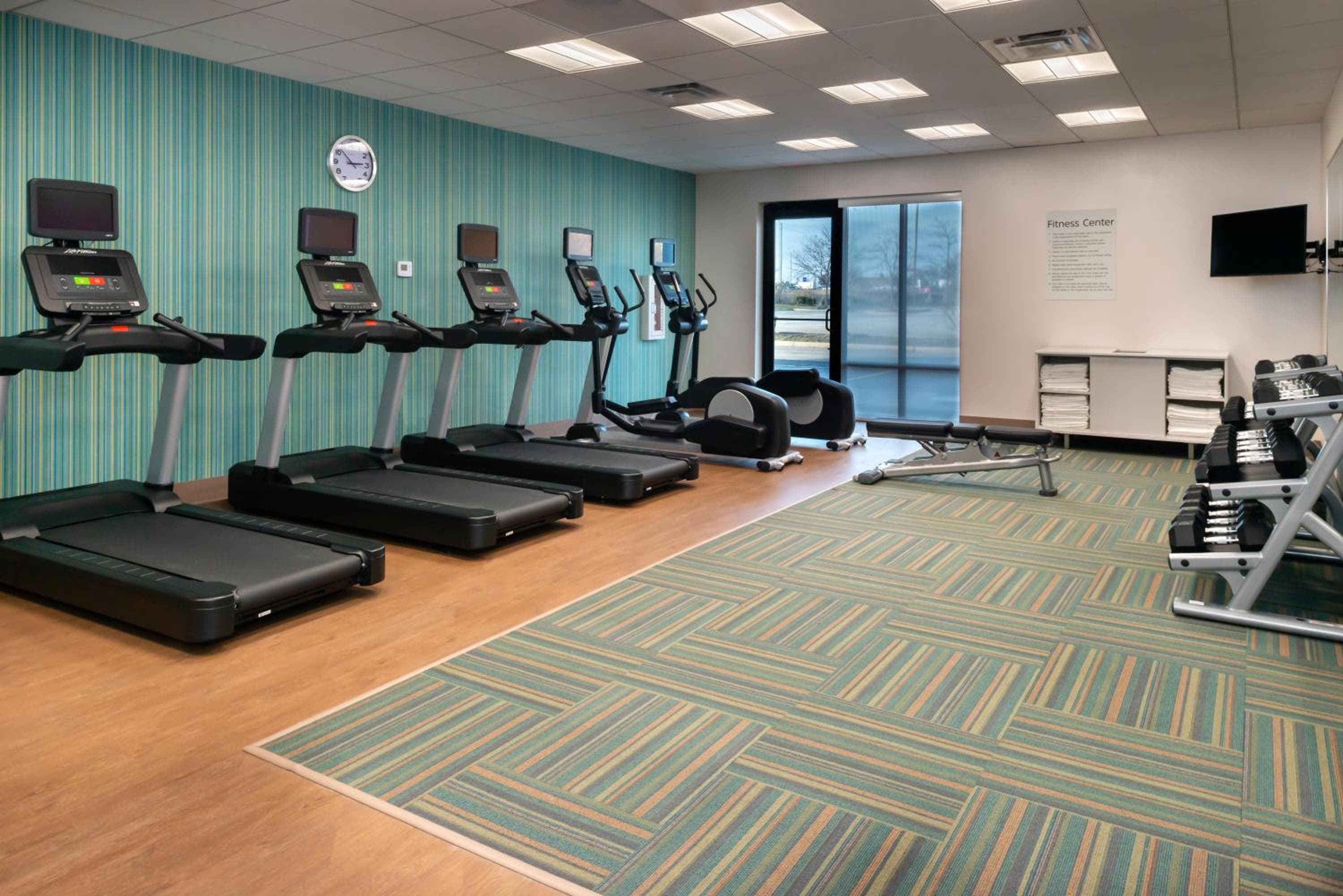 Holiday Inn Express & Suites - Romeoville - Joliet North by IHG
