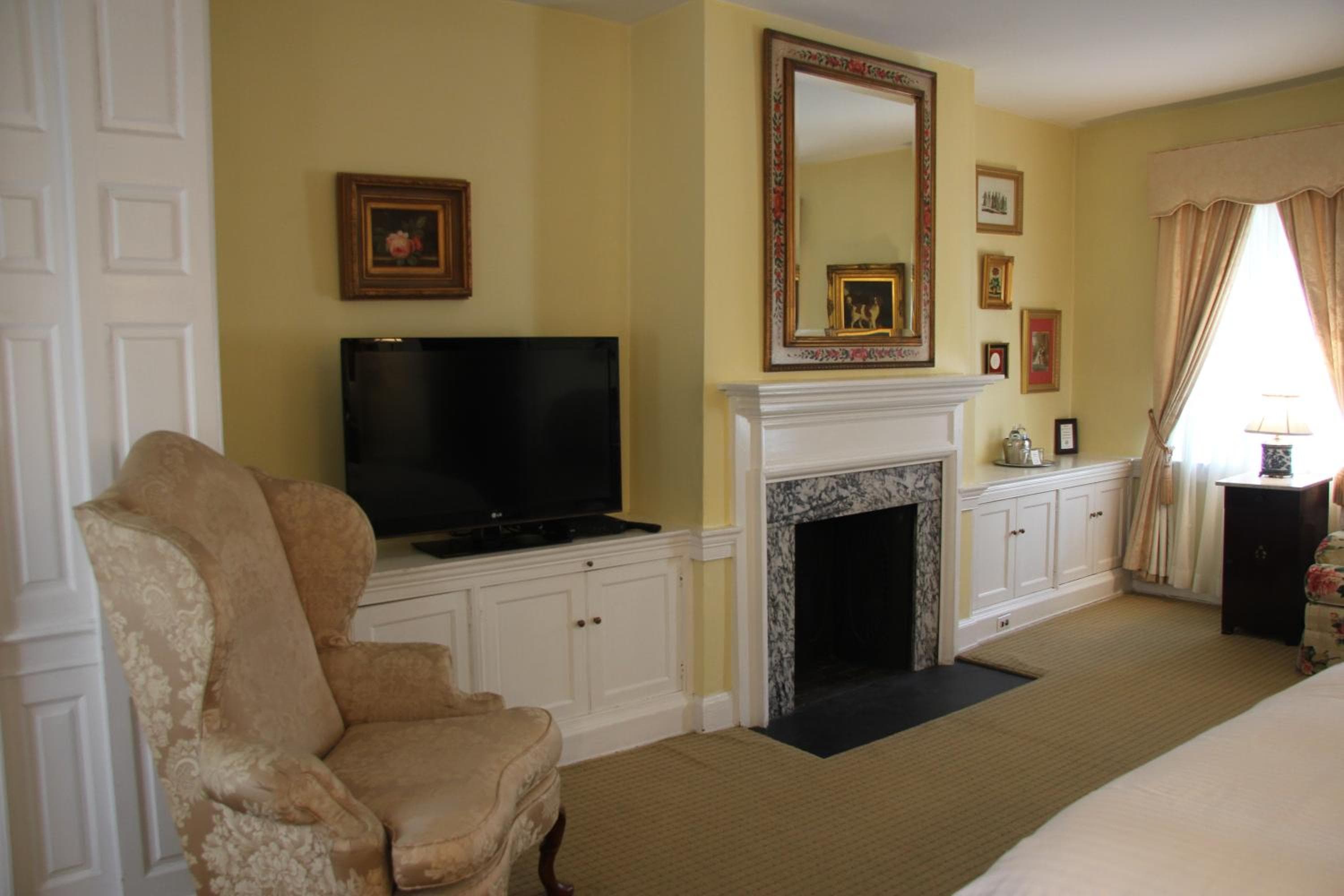 Morris House Hotel