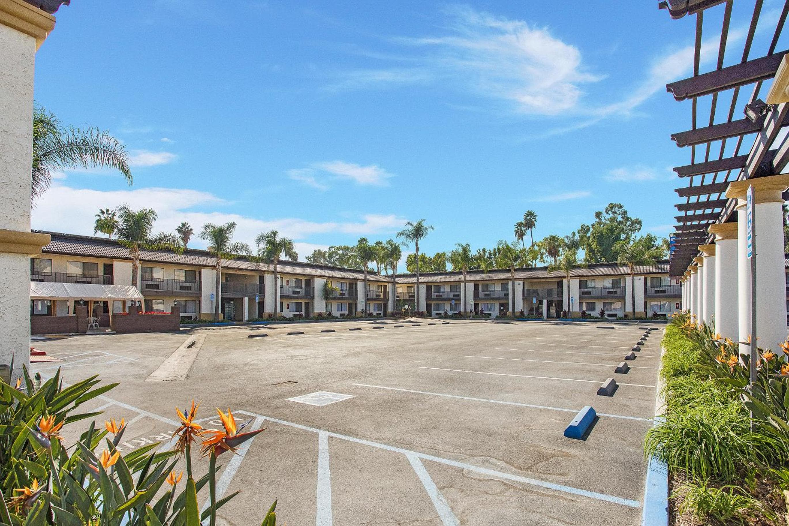 Stanford Inn & Suites Anaheim