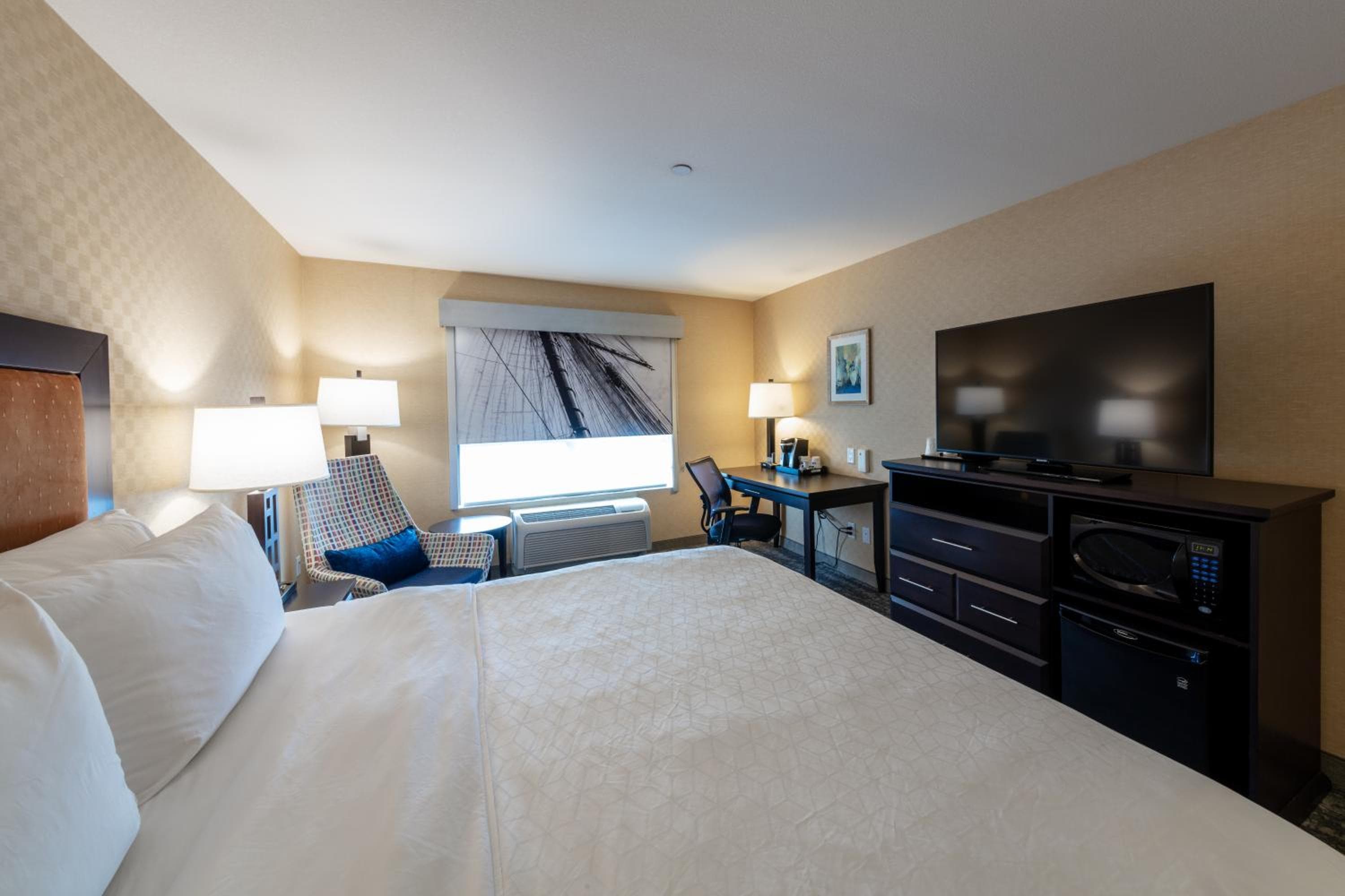 Holiday Inn Express & Suites Riverport Richmond by IHG
